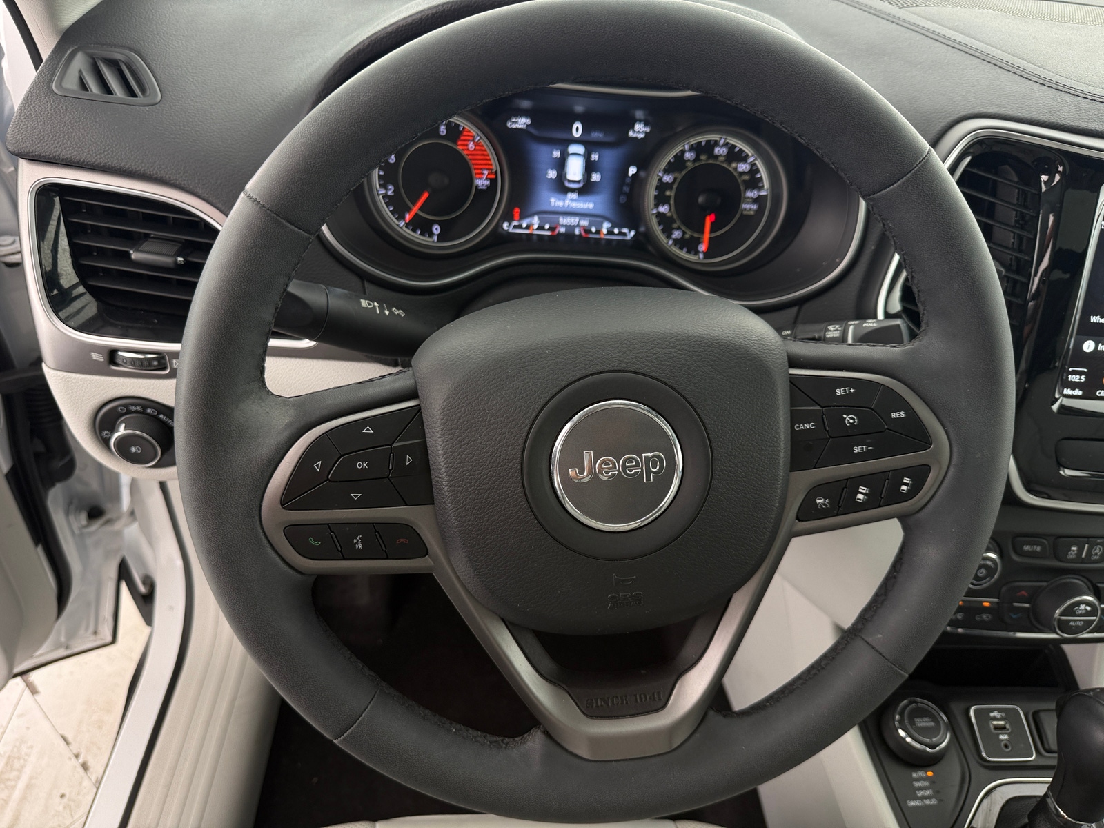 Thumbnail: 2022 Jeep Cherokee - 4