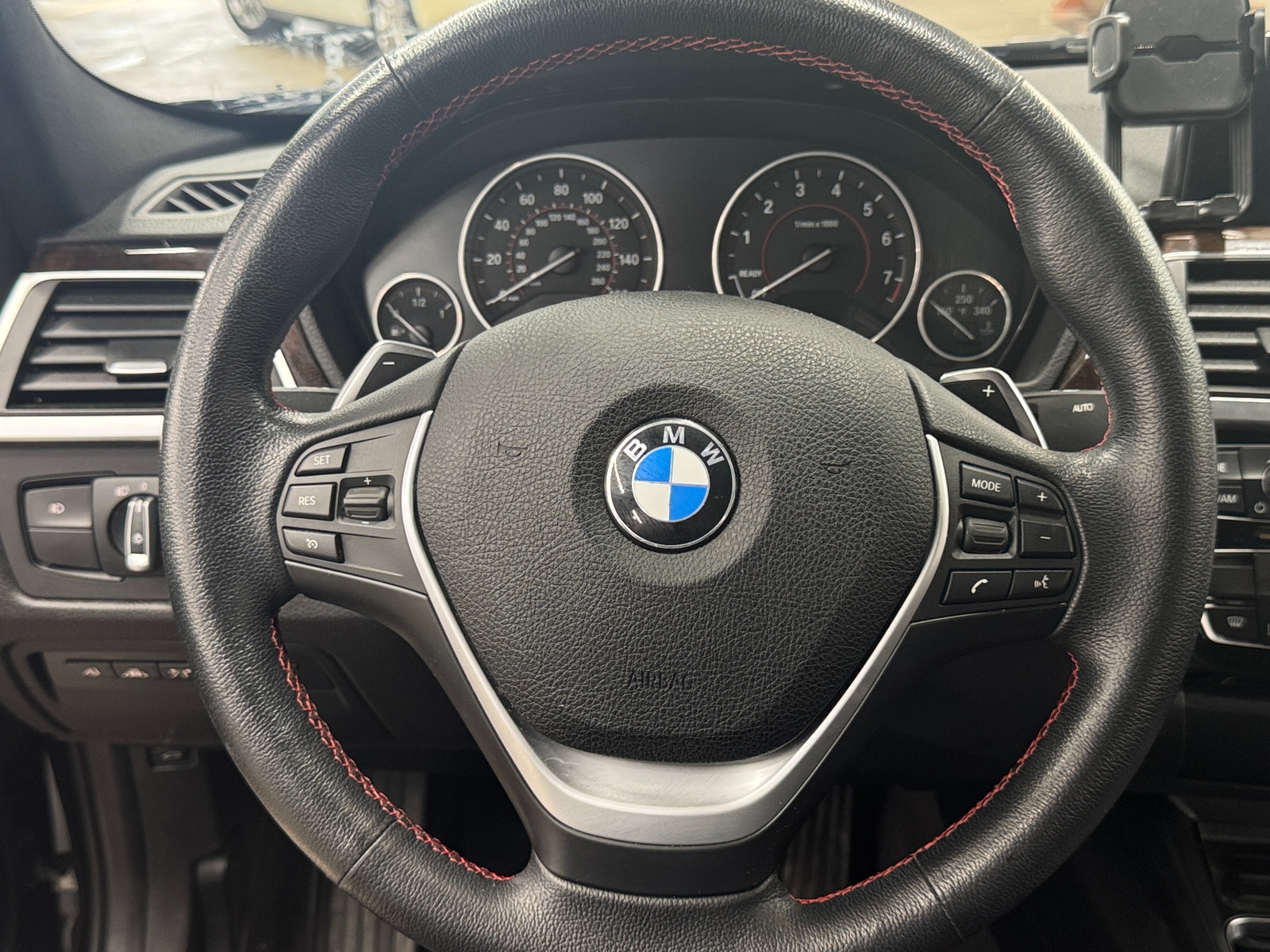 Thumbnail: 2017 BMW 3 Series - 4