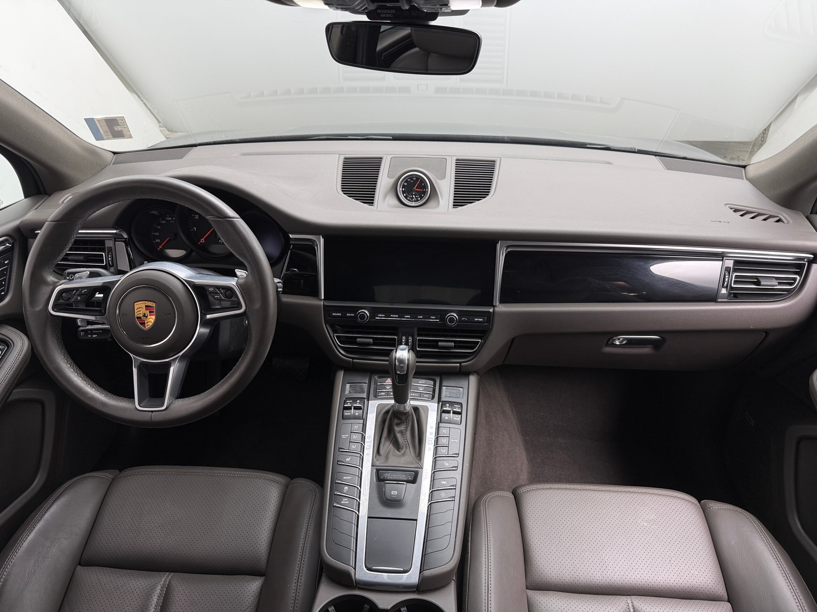Thumbnail: 2021 Porsche Macan - 2