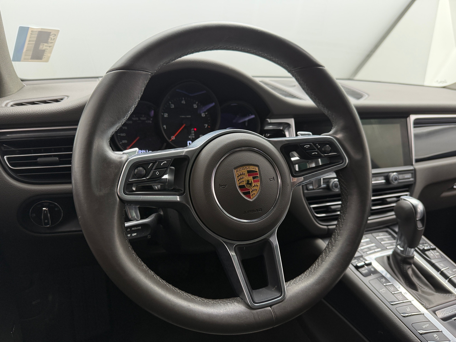 Thumbnail: 2021 Porsche Macan - 4