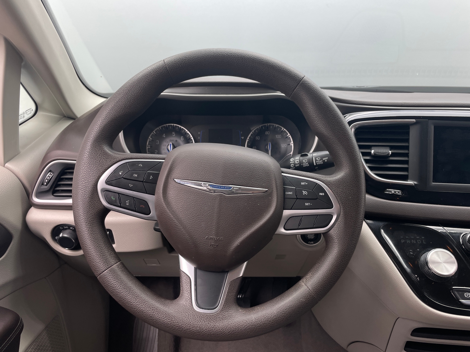 Thumbnail: 2020 Chrysler Voyager - 5