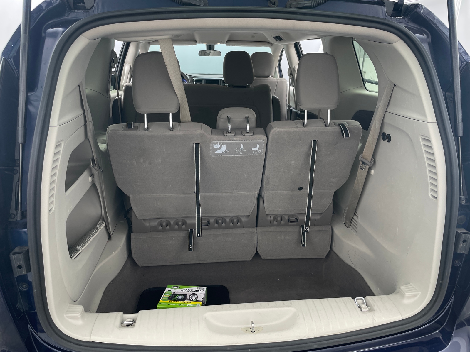 Thumbnail: 2020 Chrysler Voyager - 7