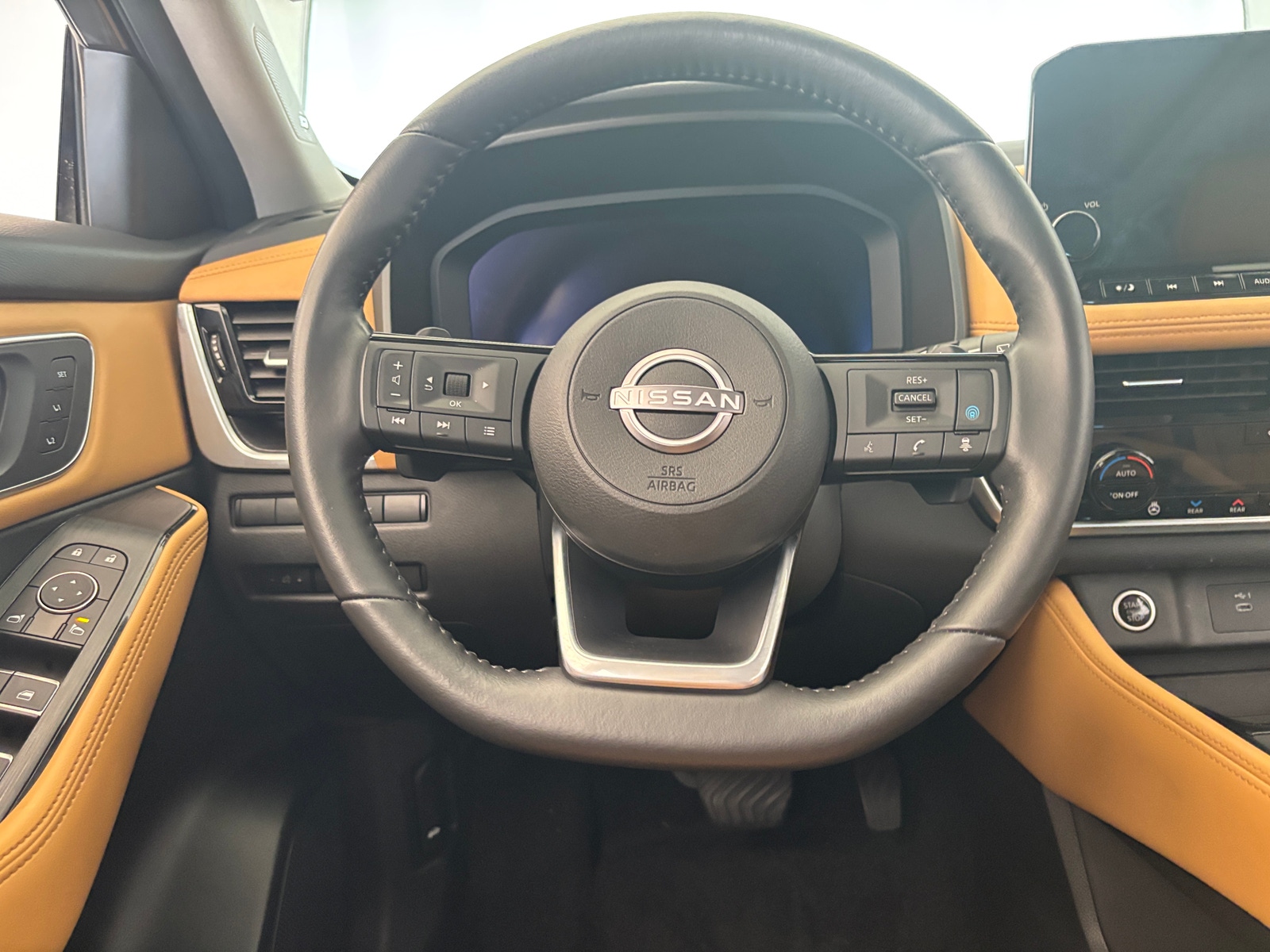 Thumbnail: 2023 Nissan Rogue - 4