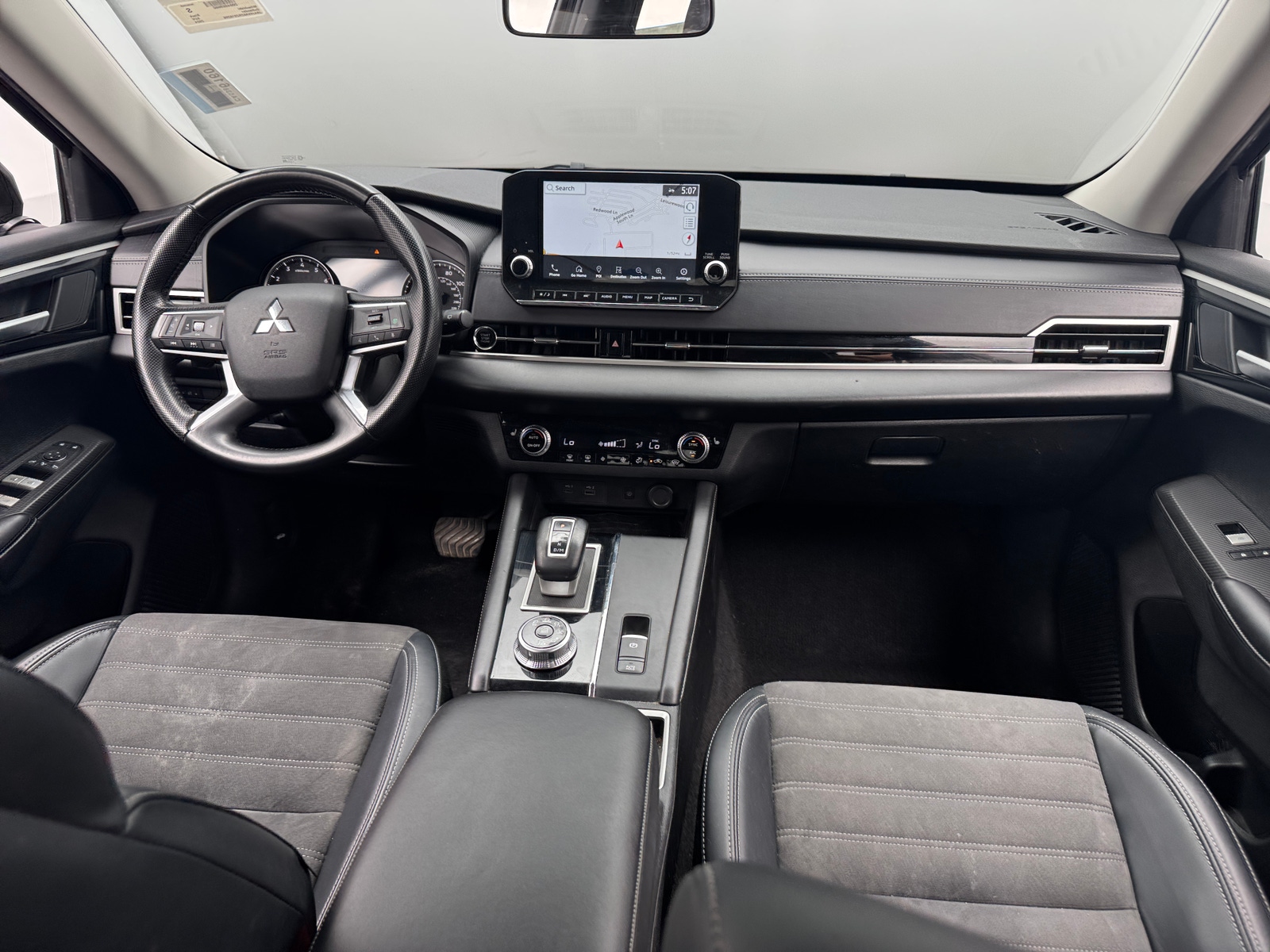 Thumbnail: 2024 Mitsubishi Outlander - 2