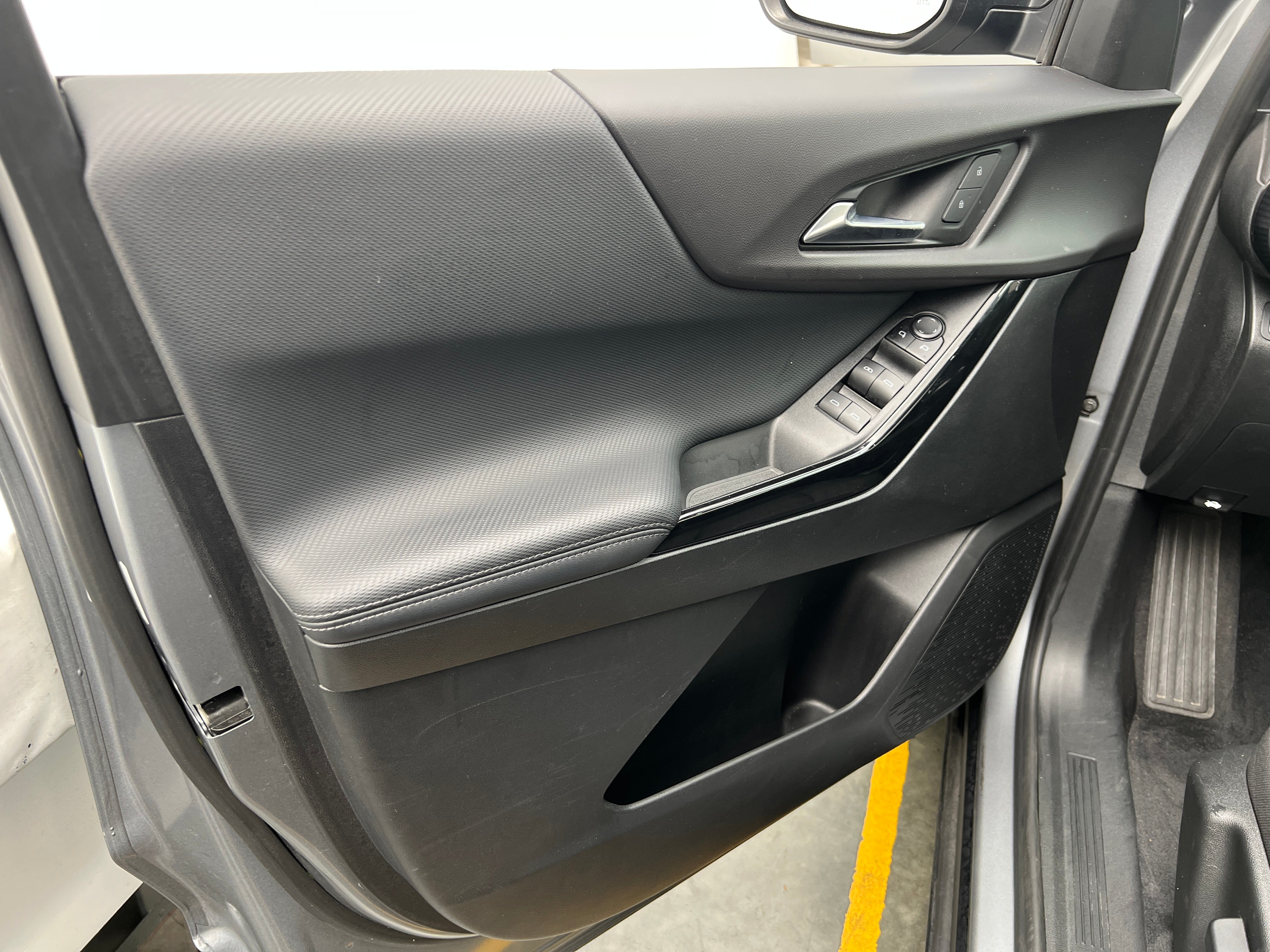 2025 Chevrolet Equinox LT - Photo 10
