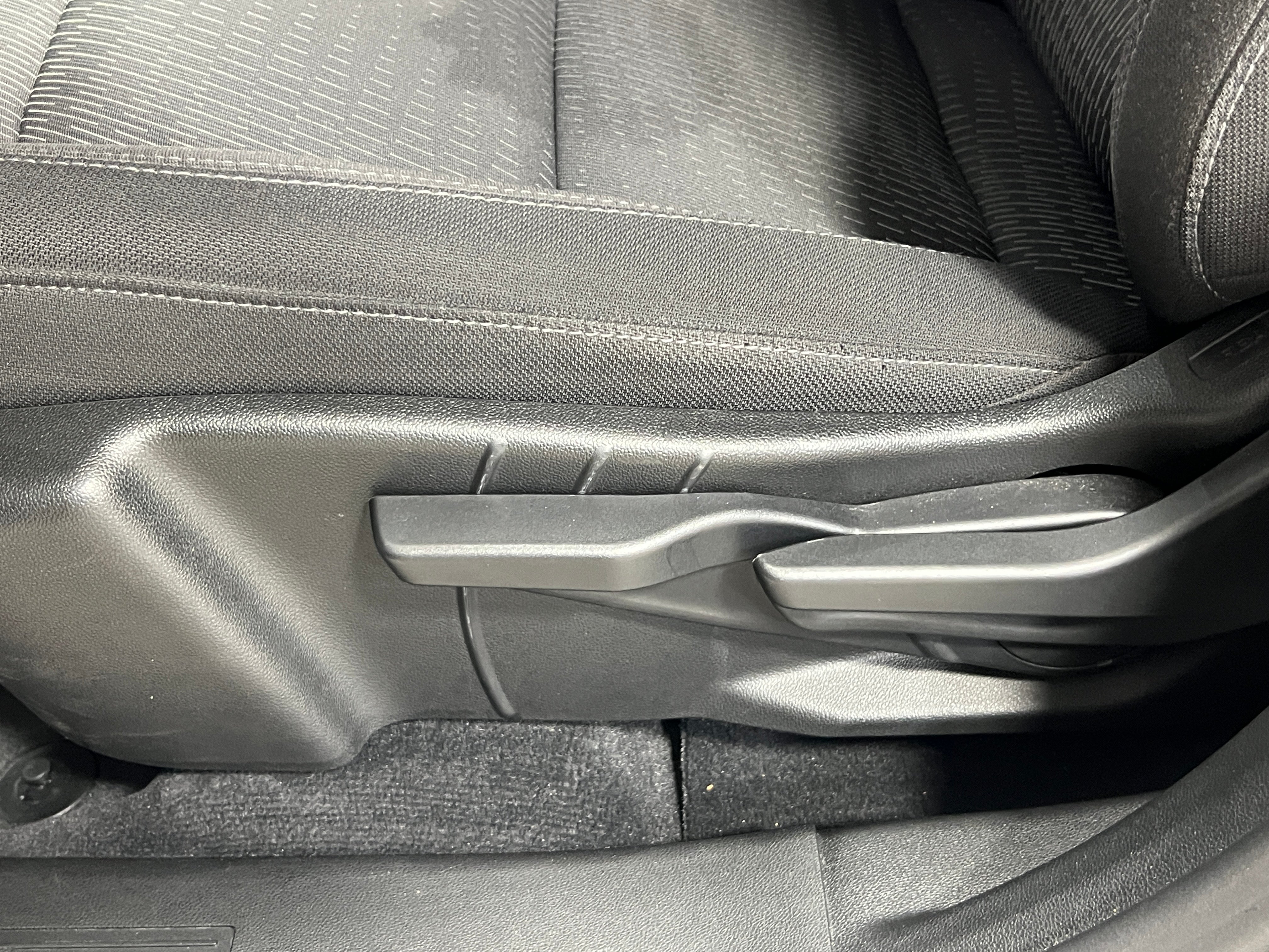2025 Chevrolet Equinox LT - Photo 2