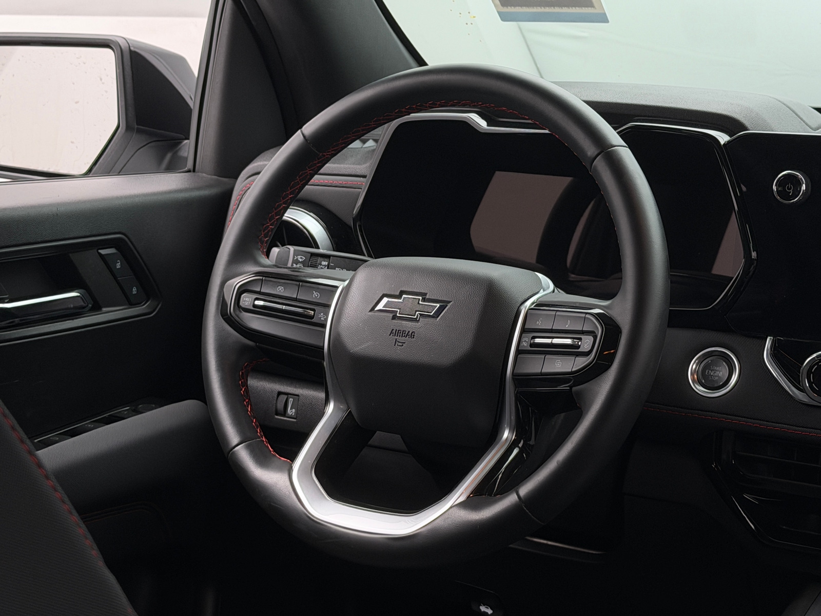 Thumbnail: 2024 Chevrolet Colorado - 5