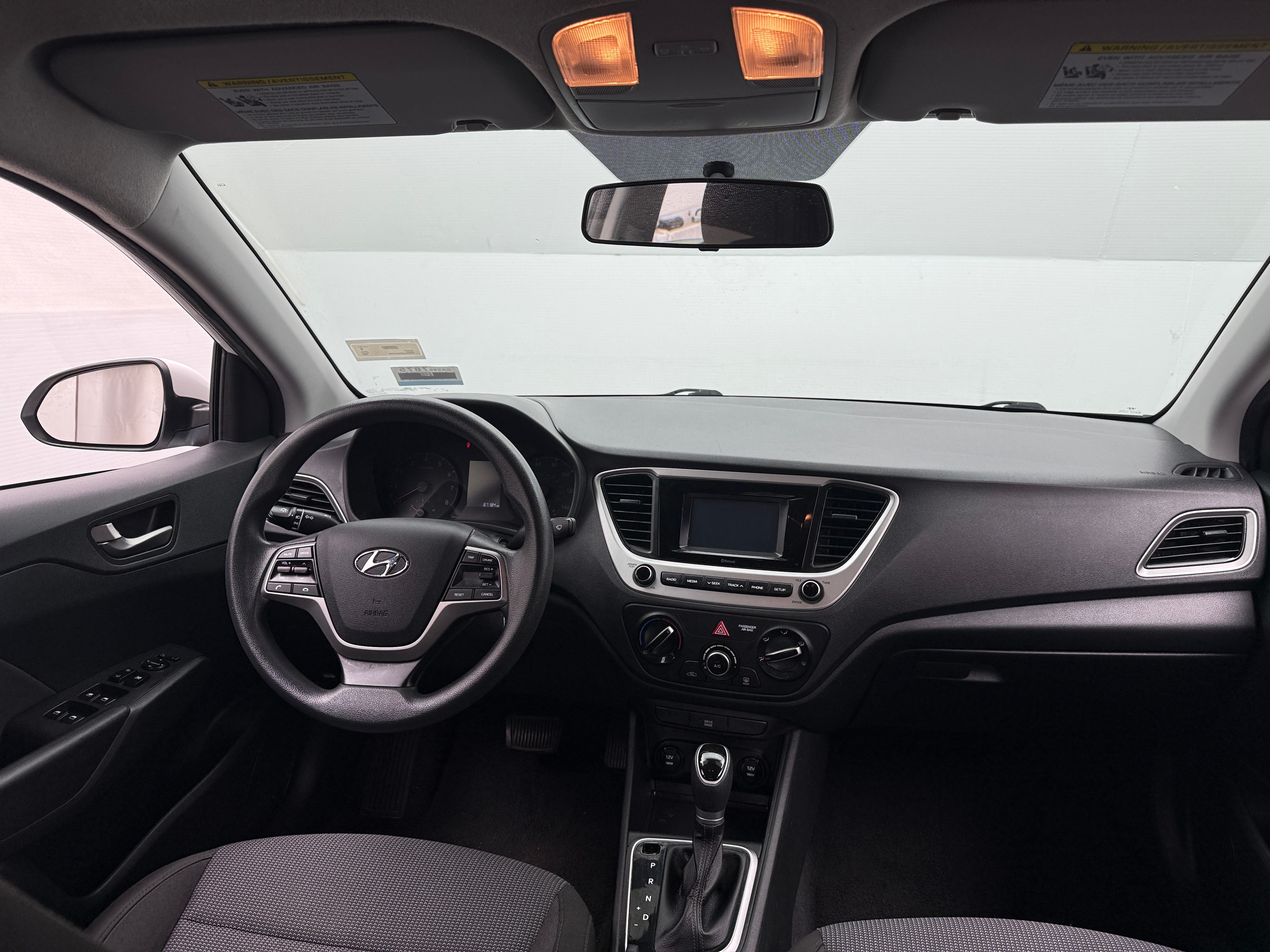 2021 Hyundai Accent SE - Photo 9