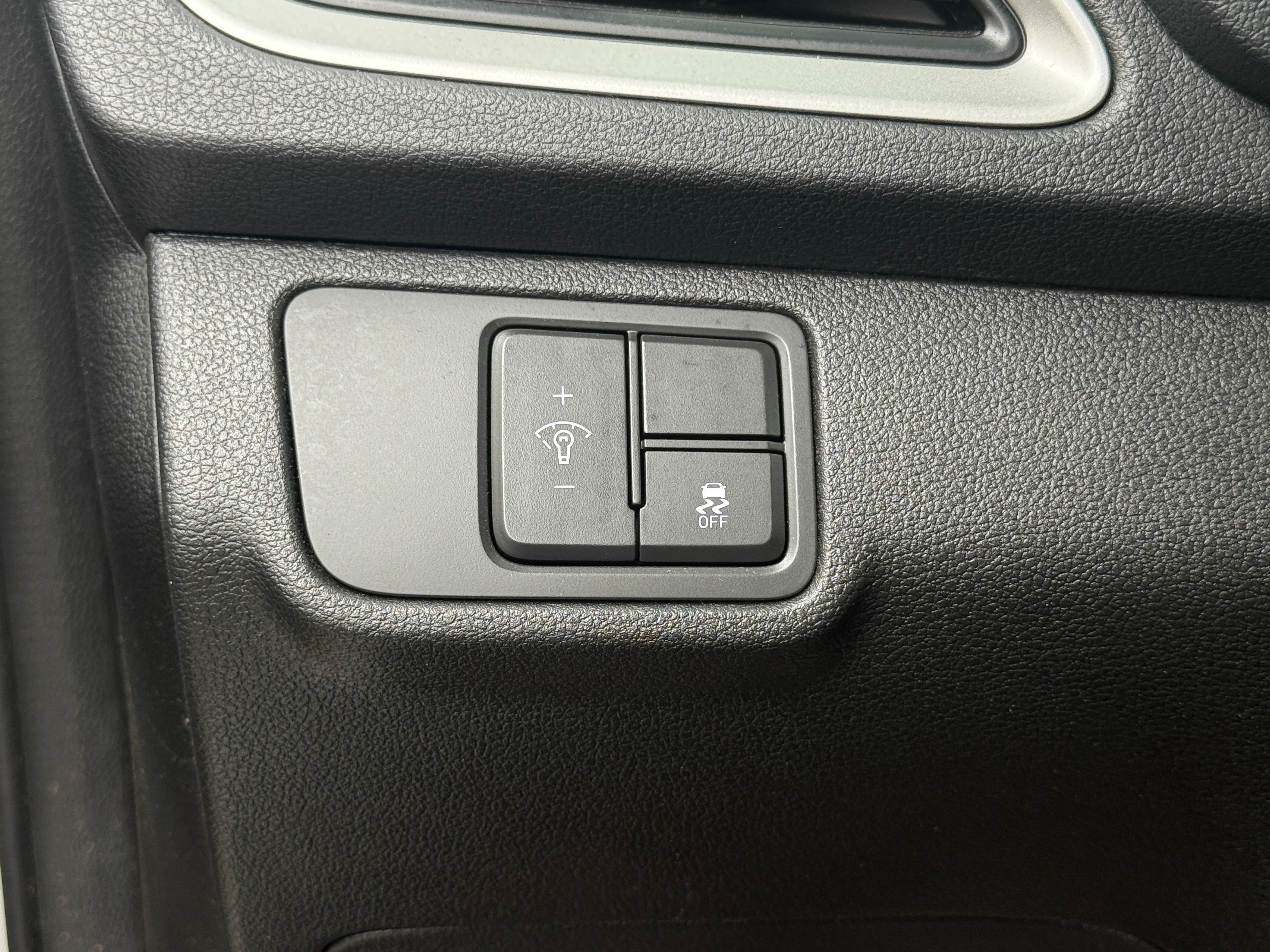 2021 Hyundai Accent SE - Photo 2
