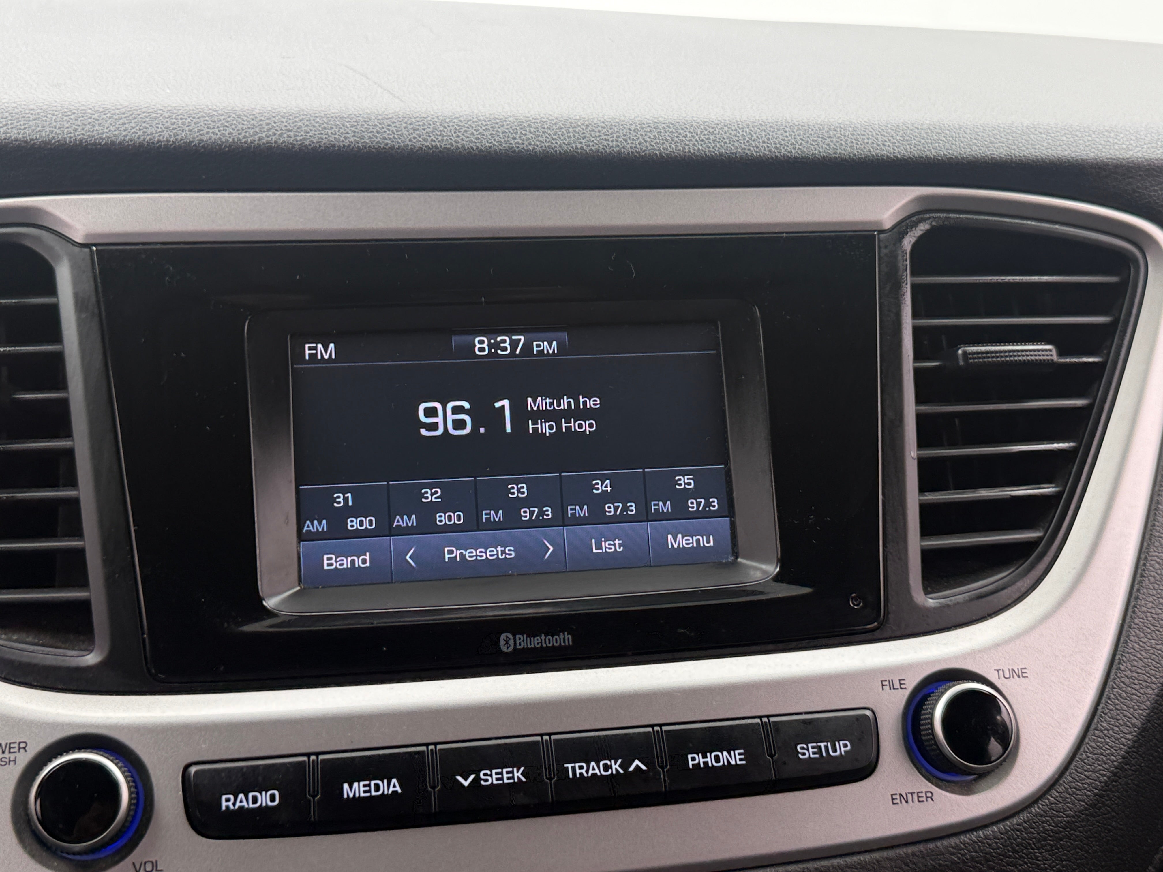 2021 Hyundai Accent SE - Photo 11