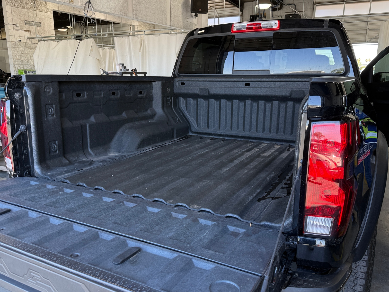 Thumbnail: 2023 Chevrolet Colorado - 7