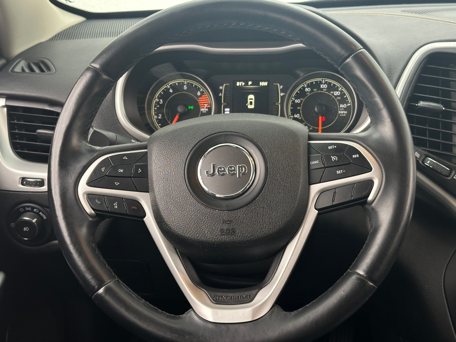 Thumbnail: 2018 Jeep Cherokee - 5