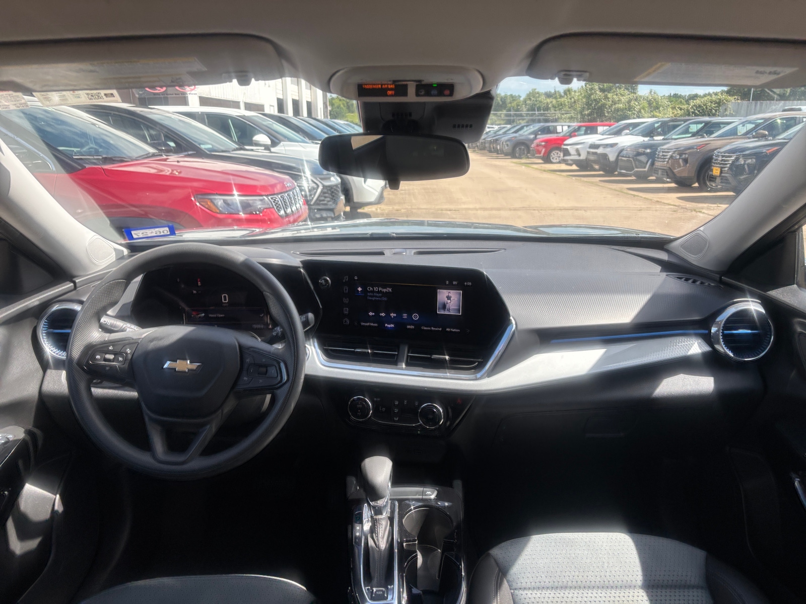 Thumbnail: 2025 Chevrolet Trax - 3