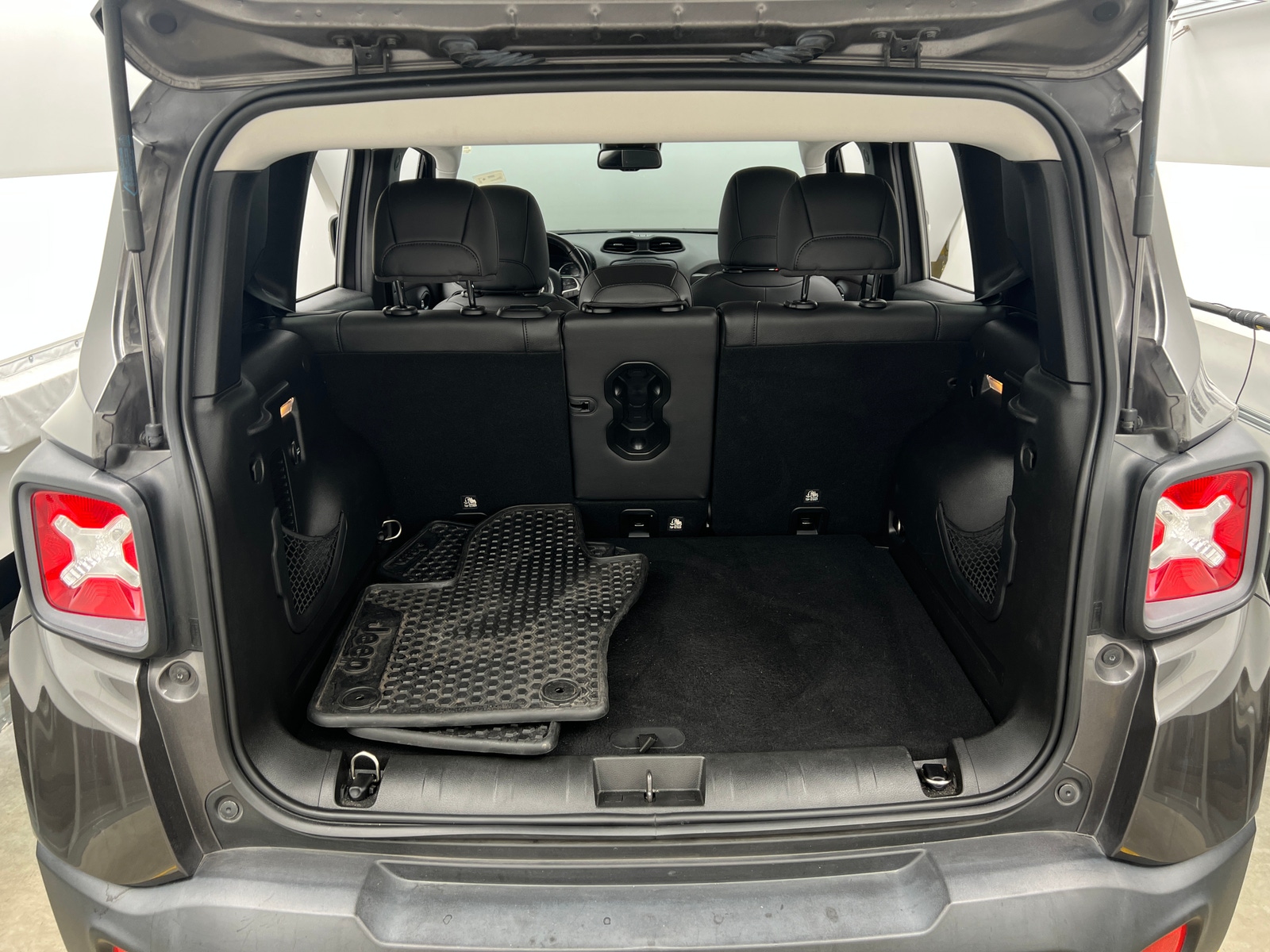 Thumbnail: 2017 Jeep Renegade - 7