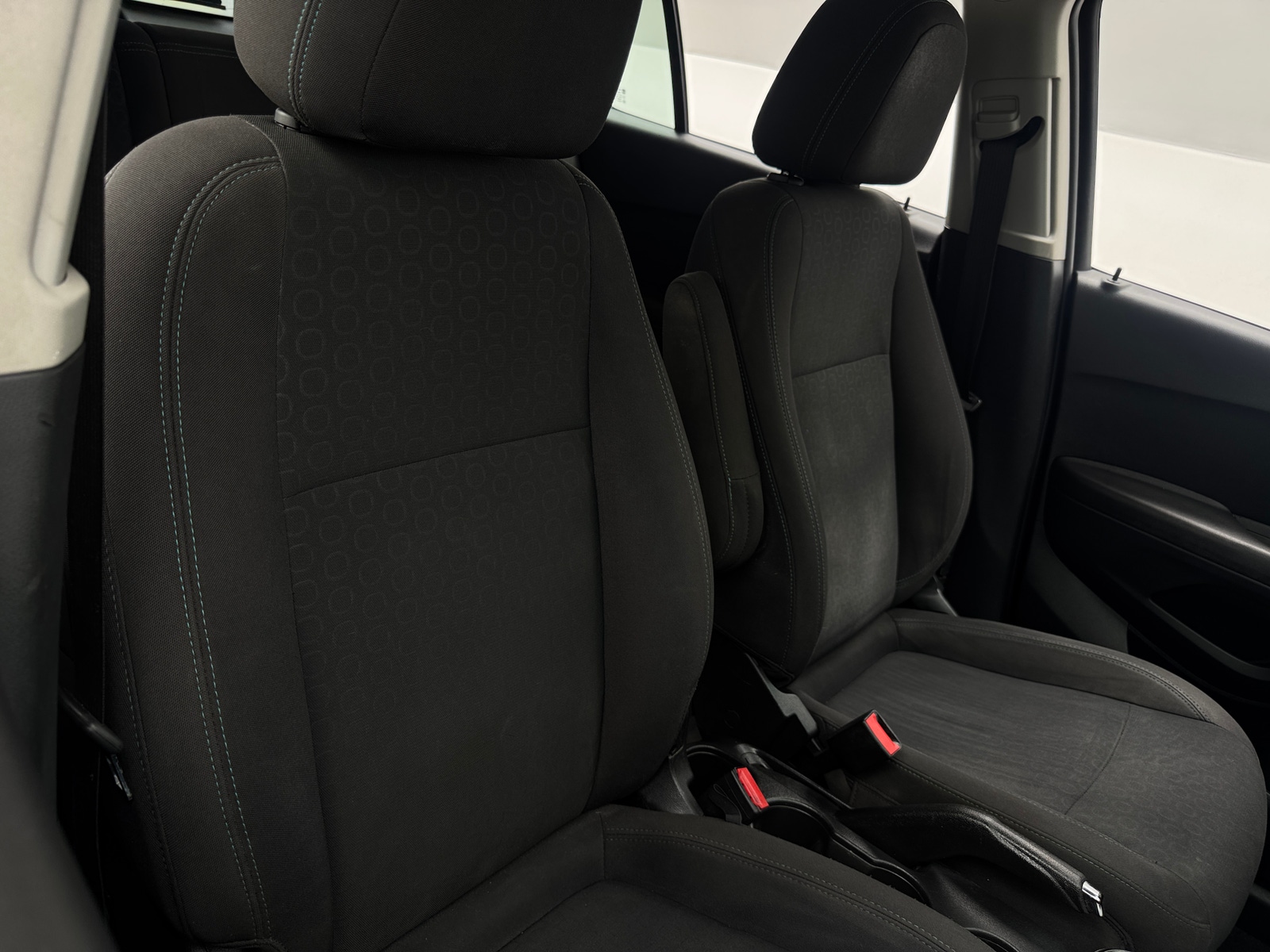 Thumbnail: 2016 Chevrolet Trax - 2