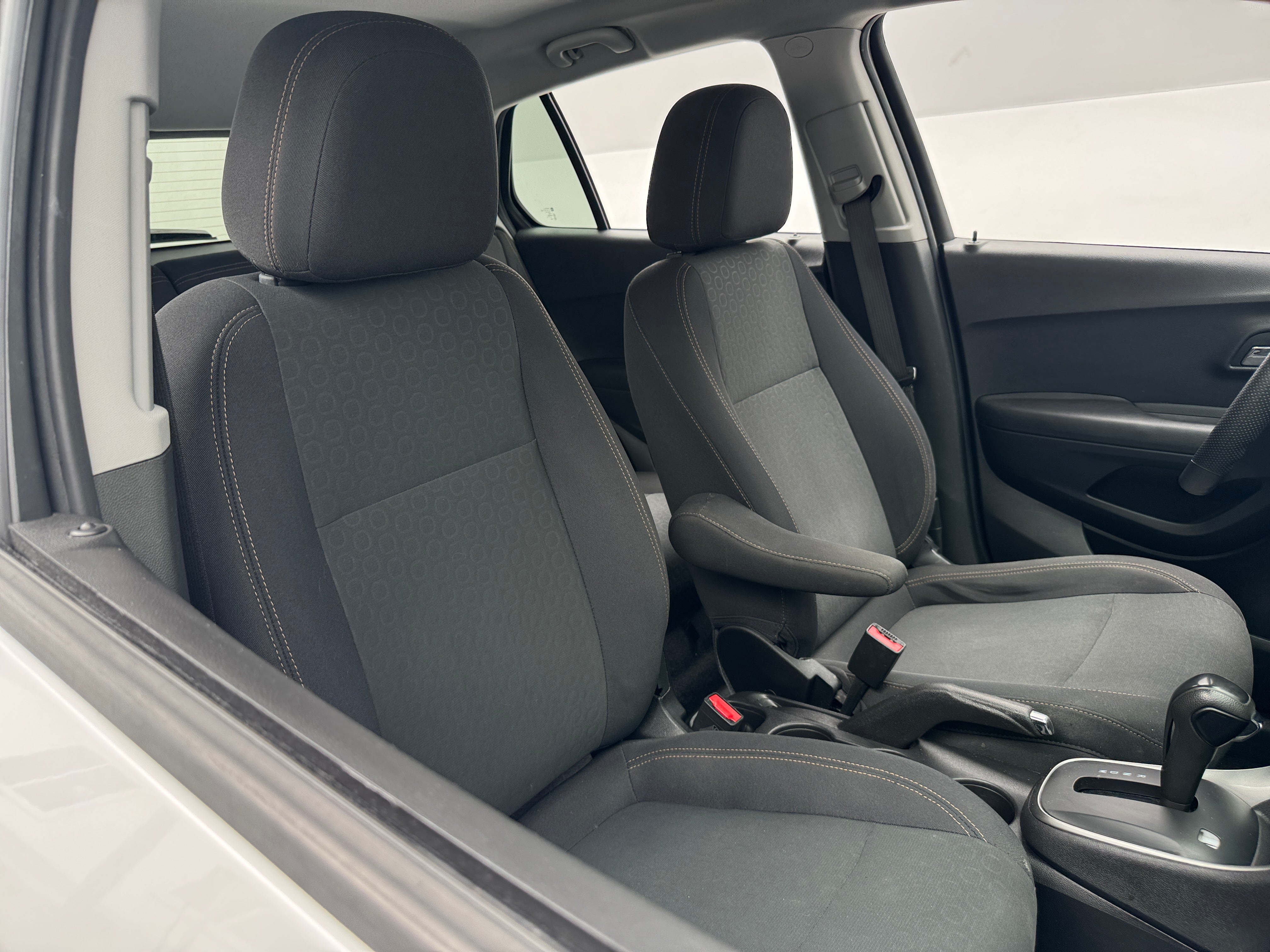 Used 2019 Chevrolet Trax LS with VIN 3GNCJNSB5KL354034 for sale in Colonial Heights, VA