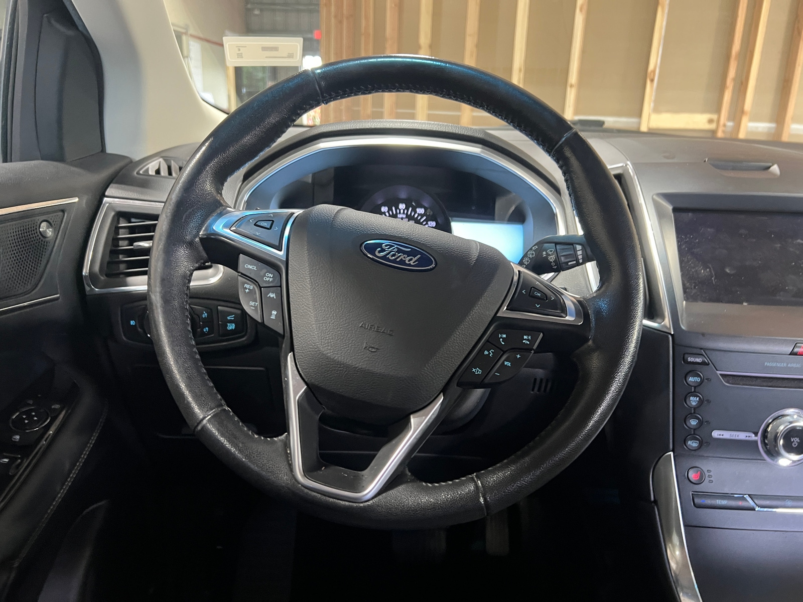 Thumbnail: 2019 Ford Edge - 4