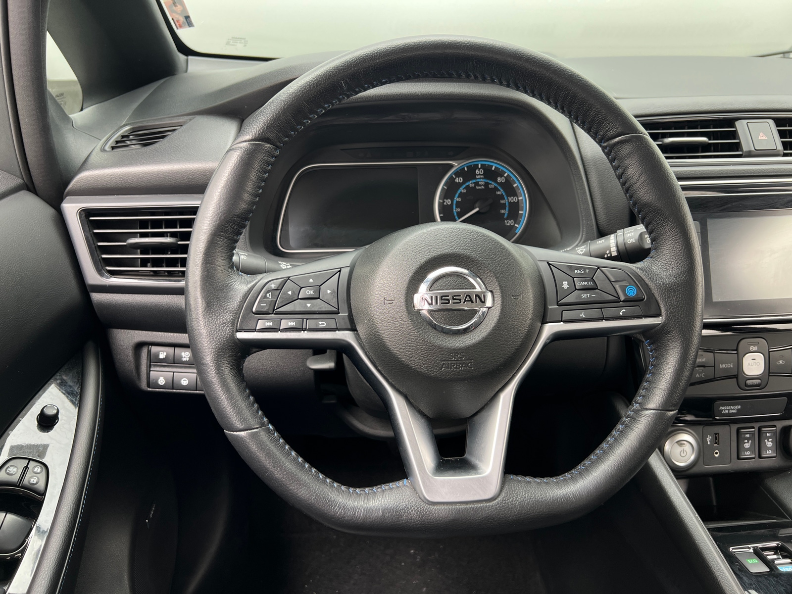 Thumbnail: 2018 Nissan Leaf - 4