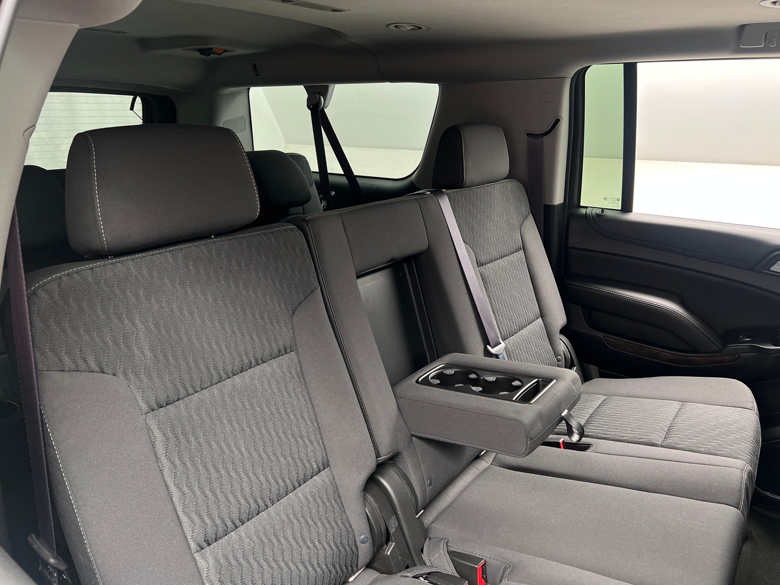 Thumbnail: 2017 Chevrolet Suburban - 6