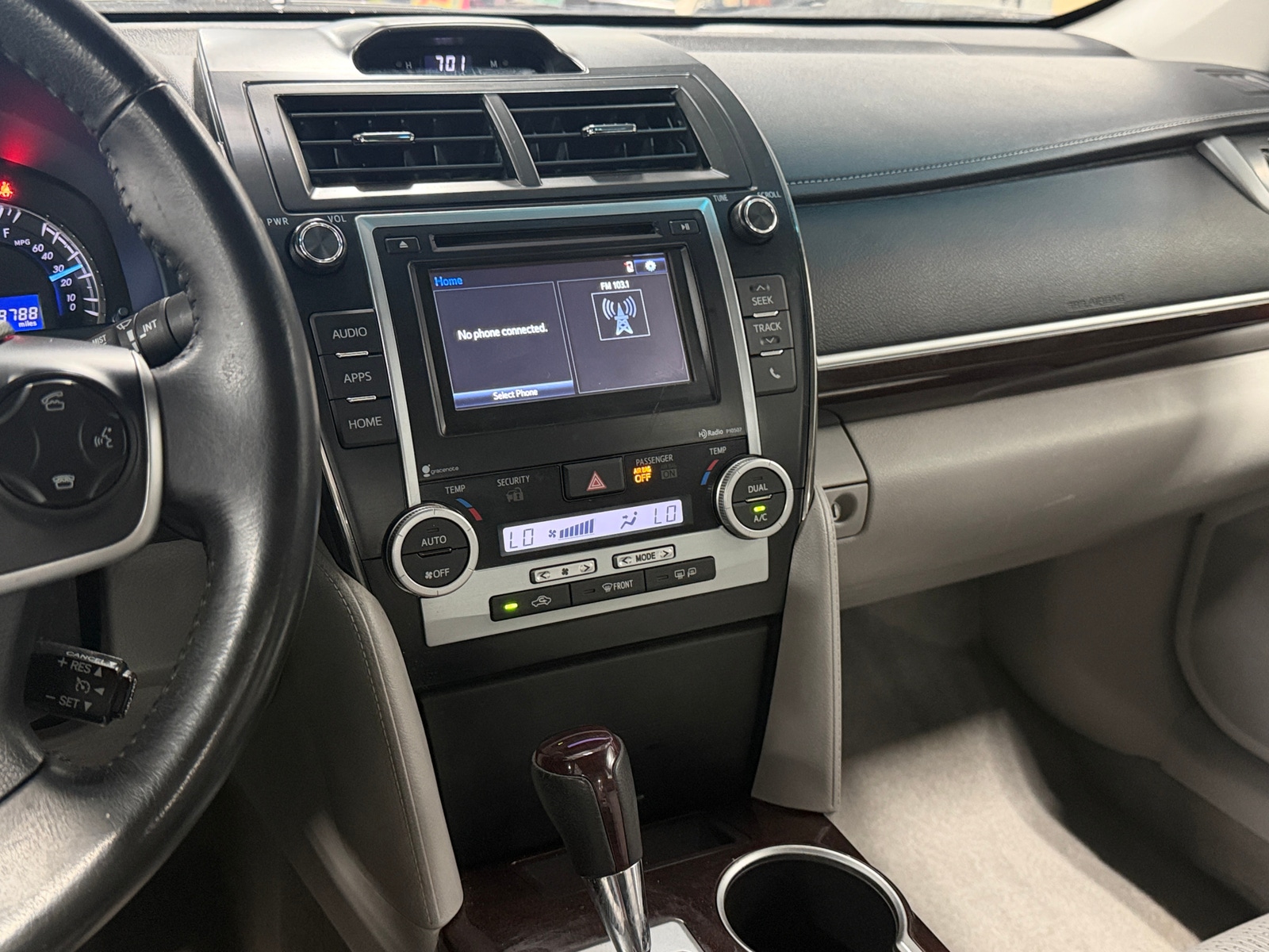 Thumbnail: 2014 Toyota Camry - 4