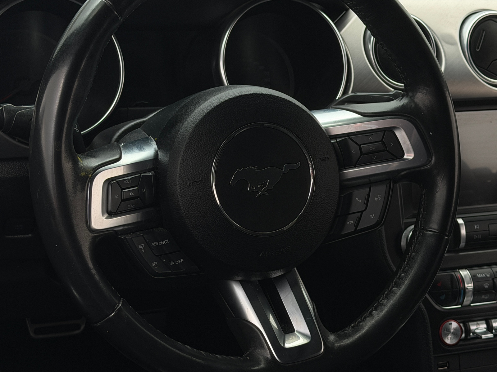 Thumbnail: 2022 Ford Mustang - 4