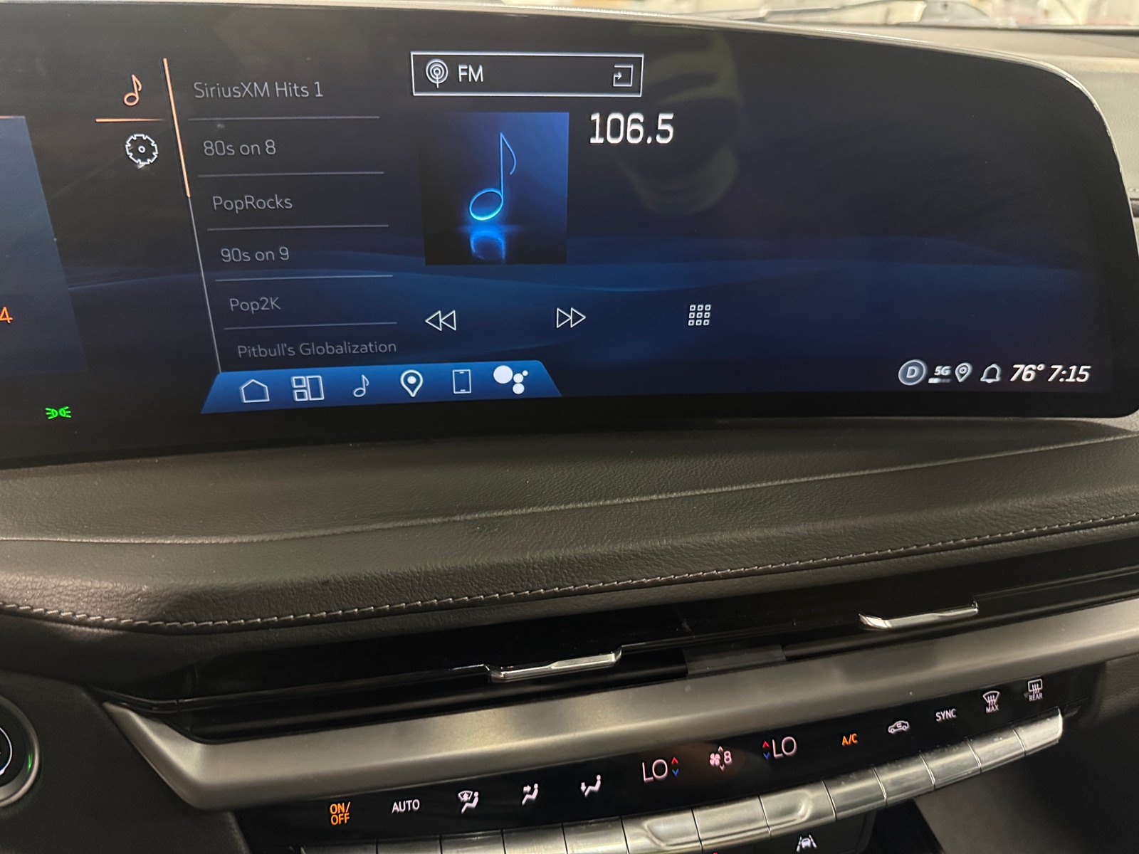 Thumbnail: 2025 Cadillac XT4 - 3