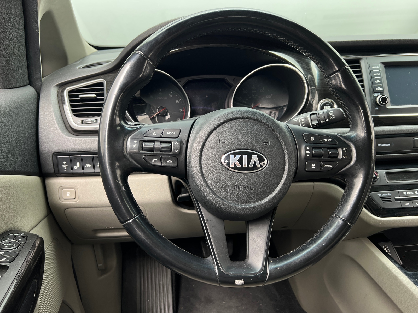 Thumbnail: 2020 Kia Sedona - 4
