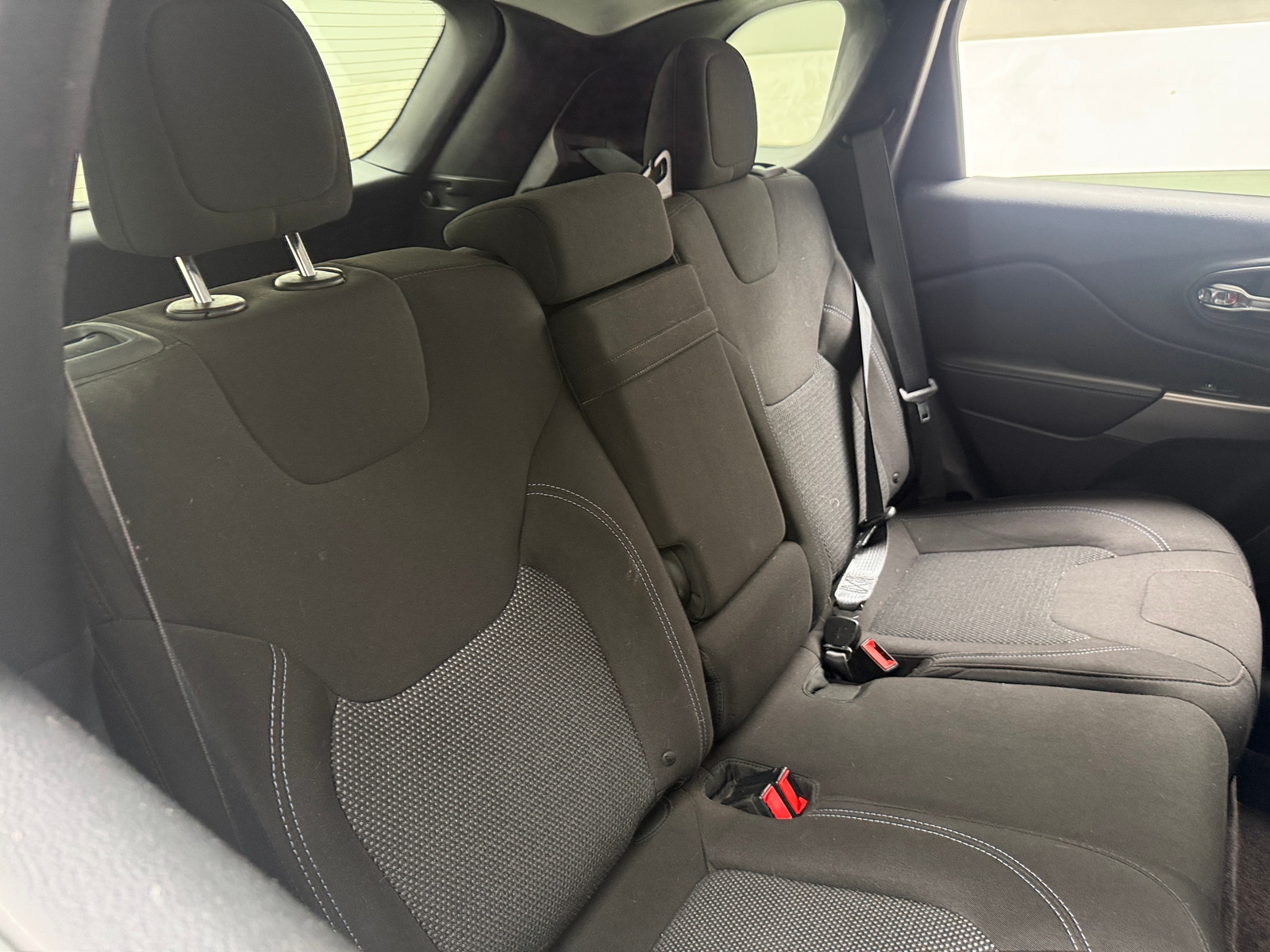 Thumbnail: 2019 Jeep Cherokee - 6