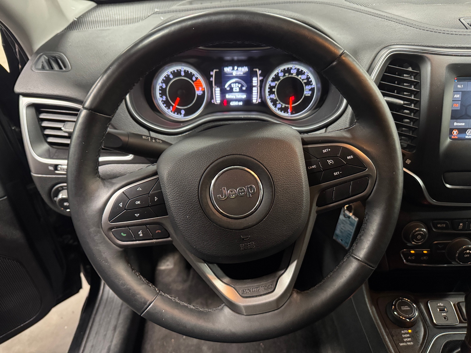Thumbnail: 2019 Jeep Cherokee - 5