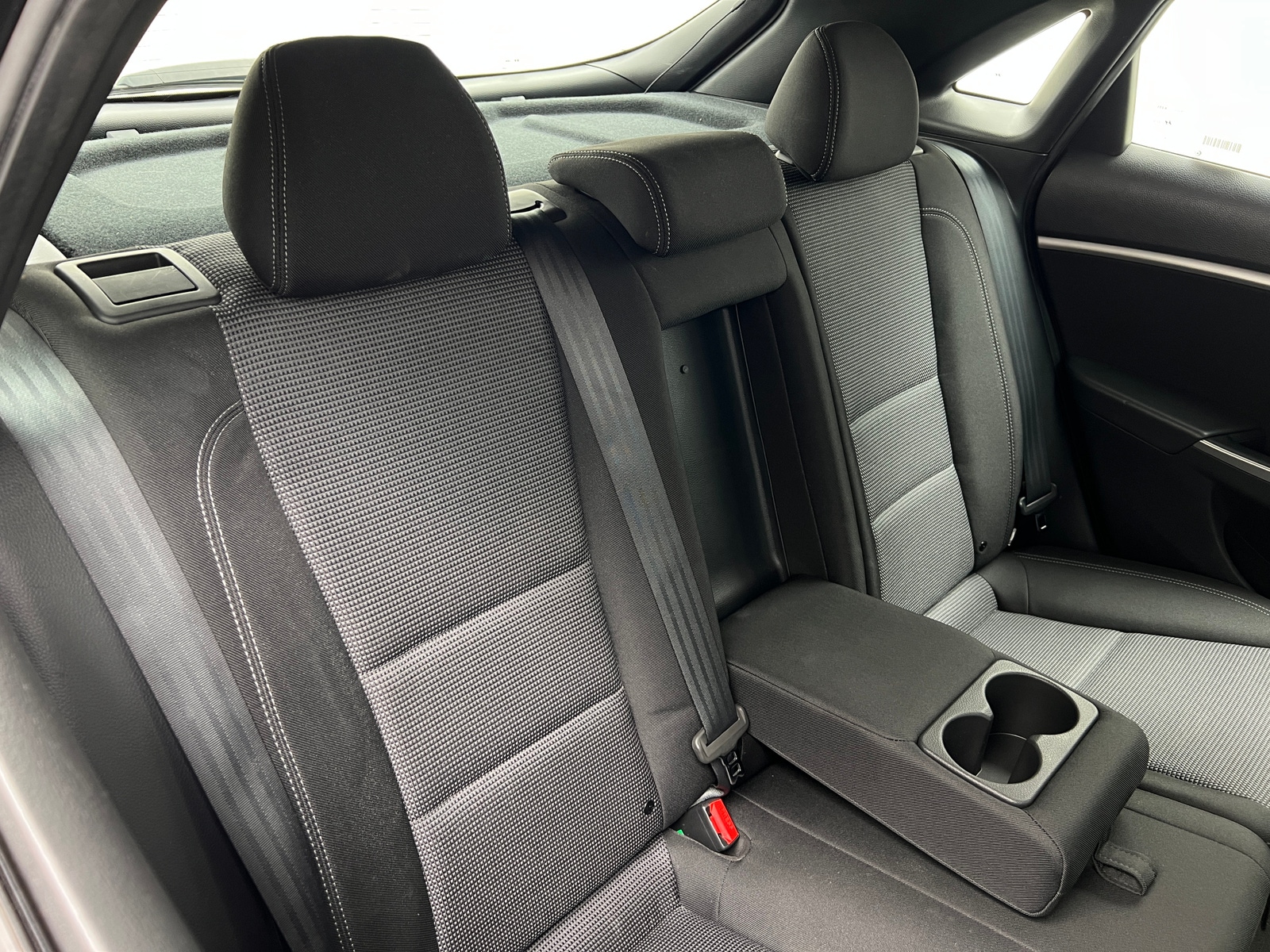 Thumbnail: 2017 Hyundai Elantra - 6