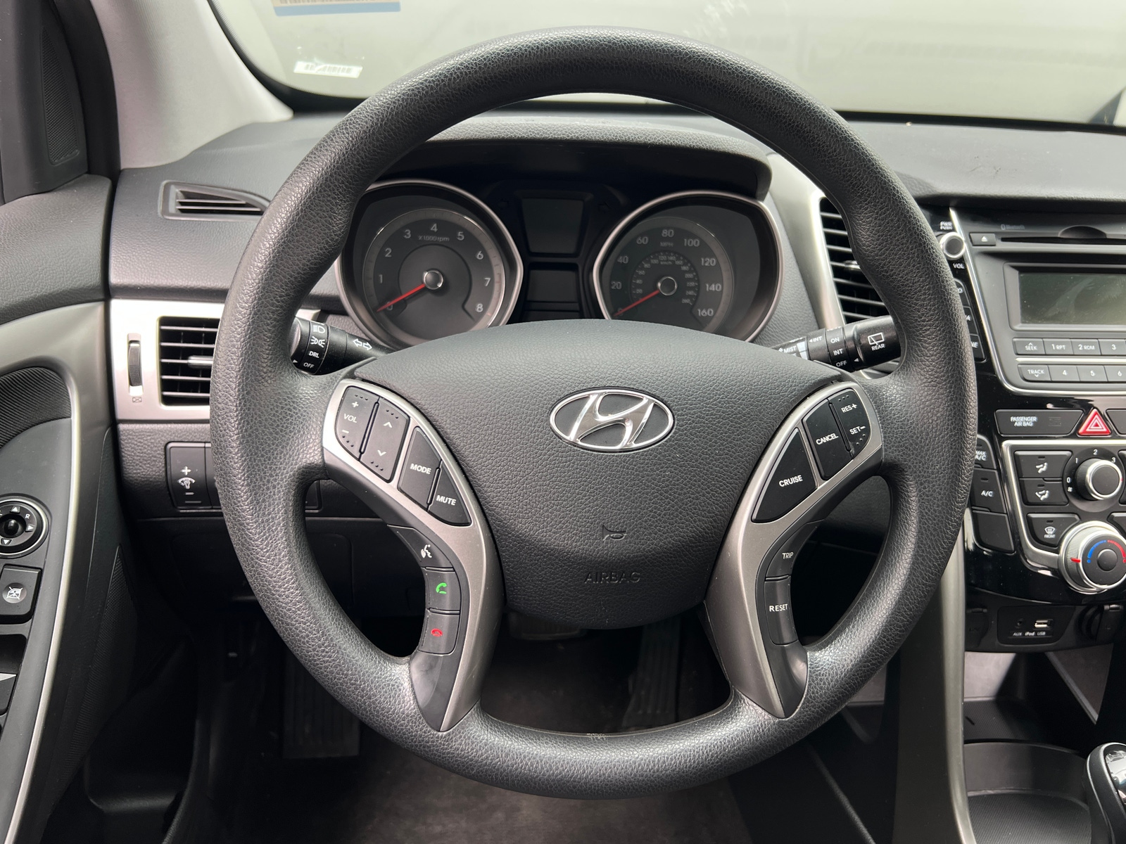 Thumbnail: 2017 Hyundai Elantra - 5