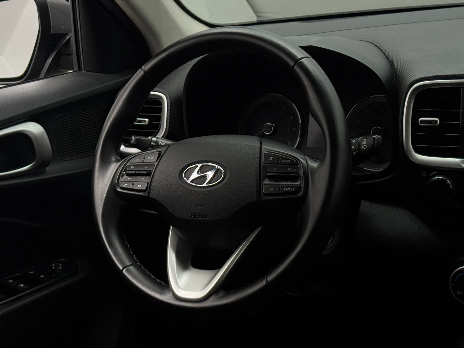 Thumbnail: 2020 Hyundai Venue - 5