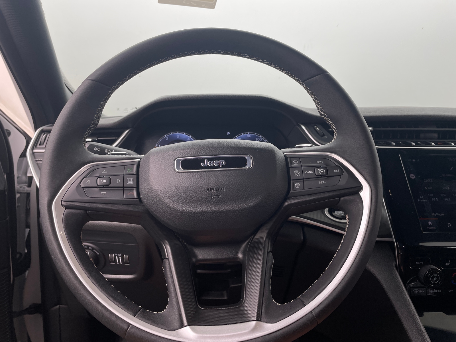 Thumbnail: 2024 Jeep Grand Cherokee - 5