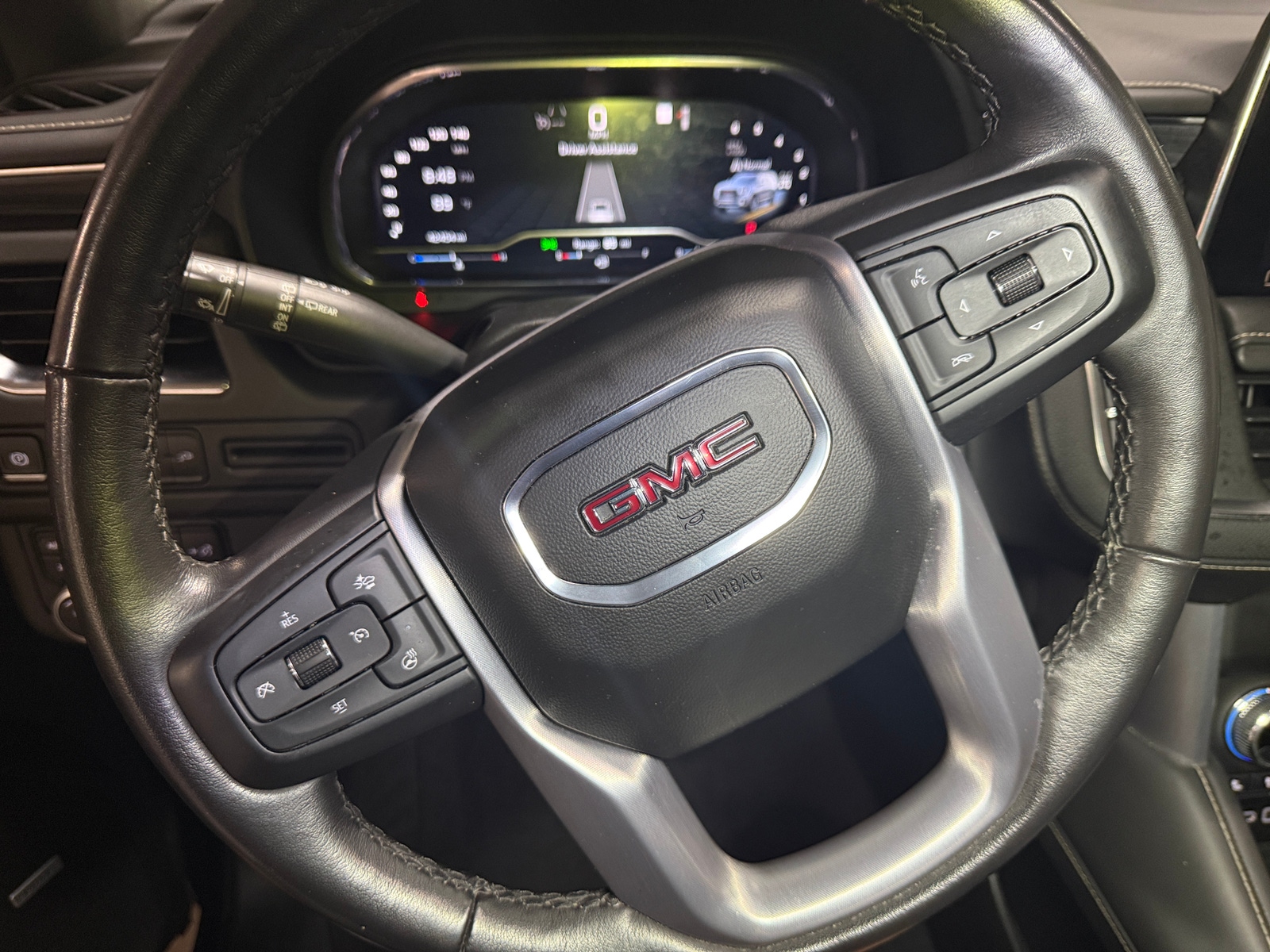 Thumbnail: 2022 GMC Yukon XL - 4