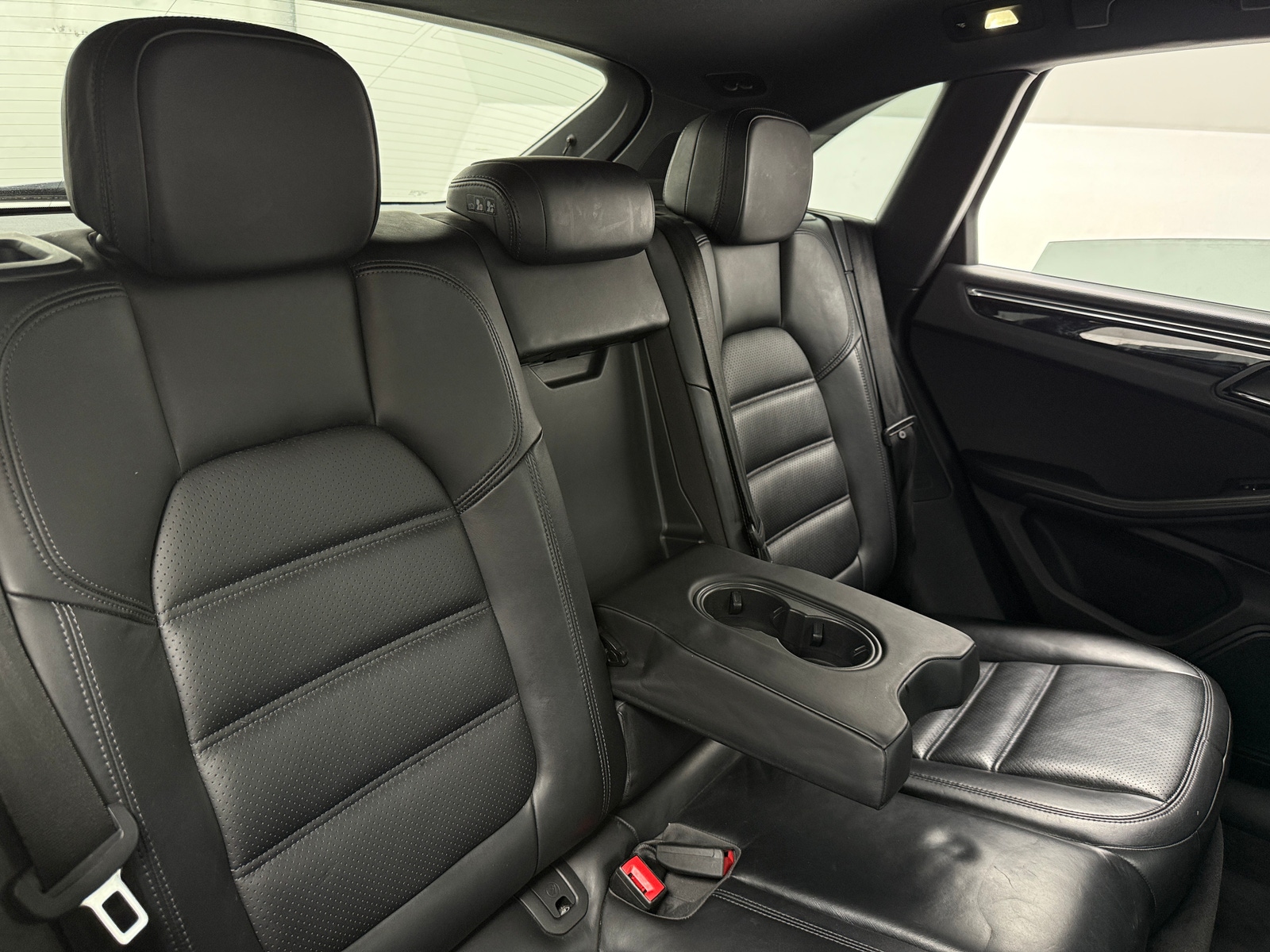 Thumbnail: 2017 Porsche Macan - 6
