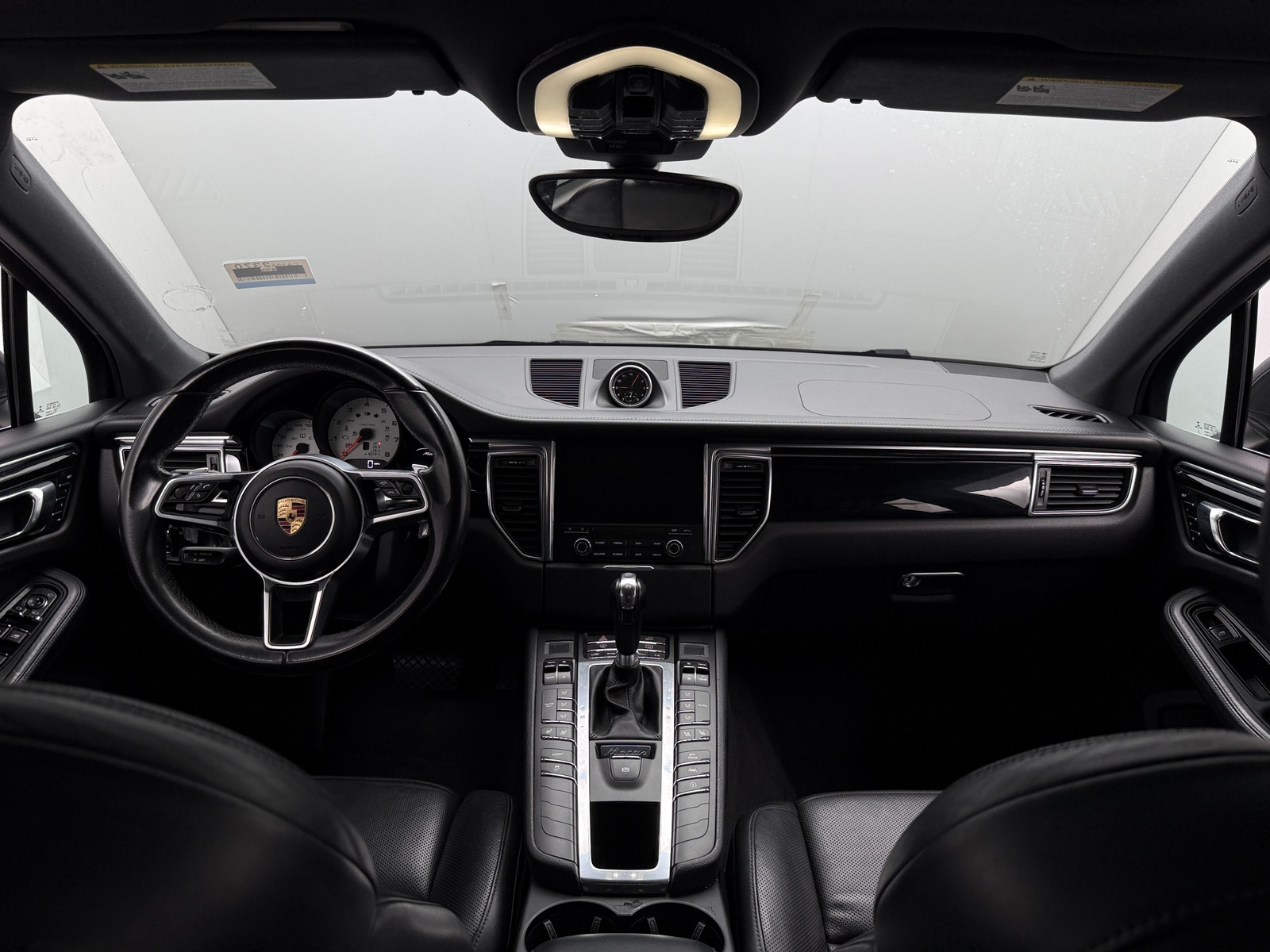 Thumbnail: 2017 Porsche Macan - 3