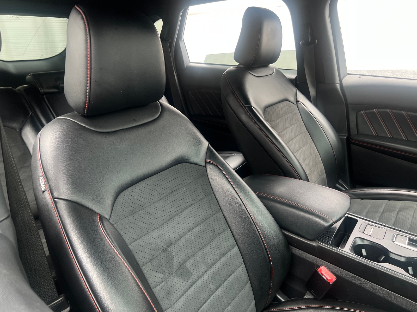 Thumbnail: 2021 Ford Edge - 2
