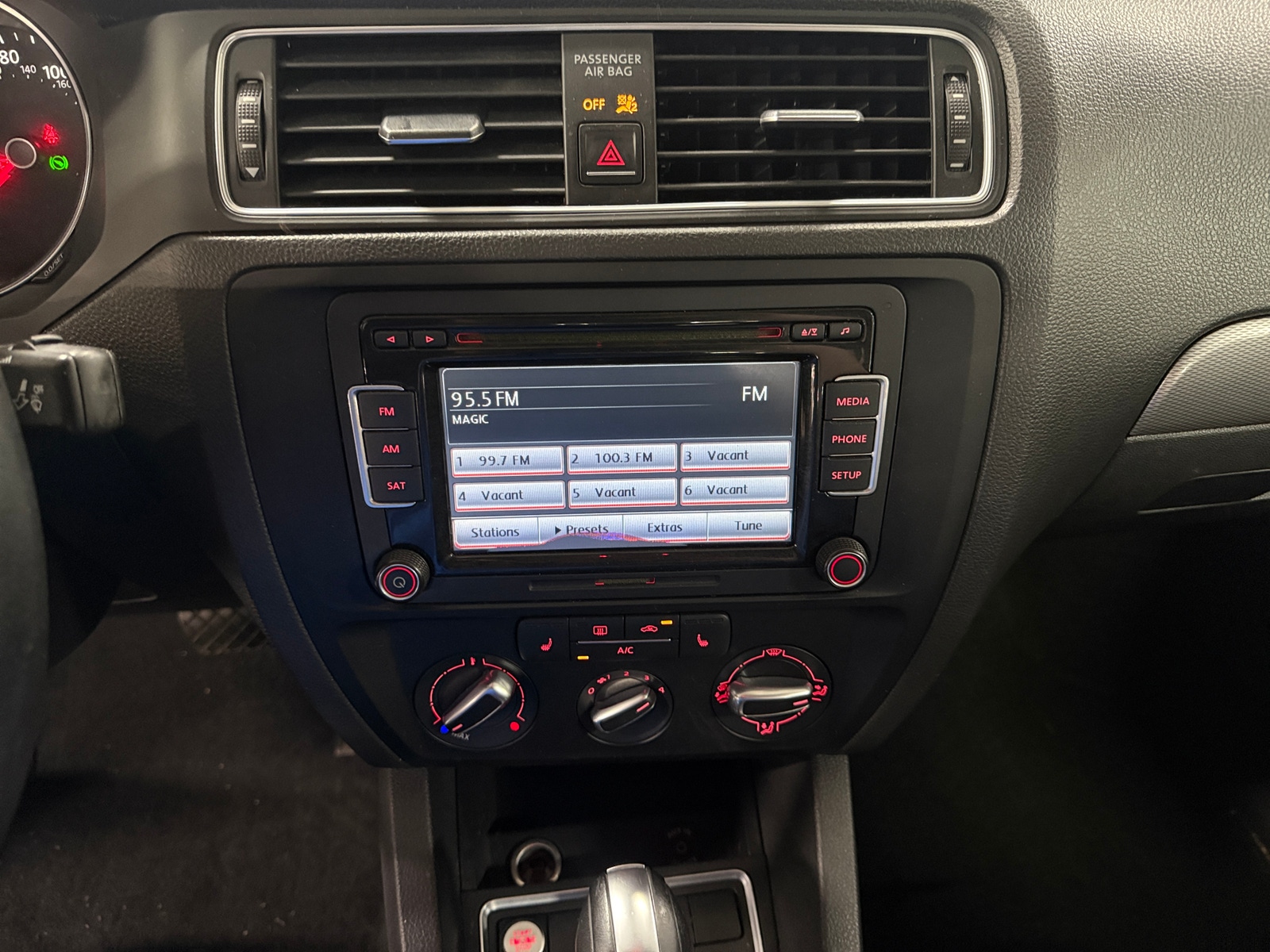 Thumbnail: 2015 Volkswagen Jetta - 4