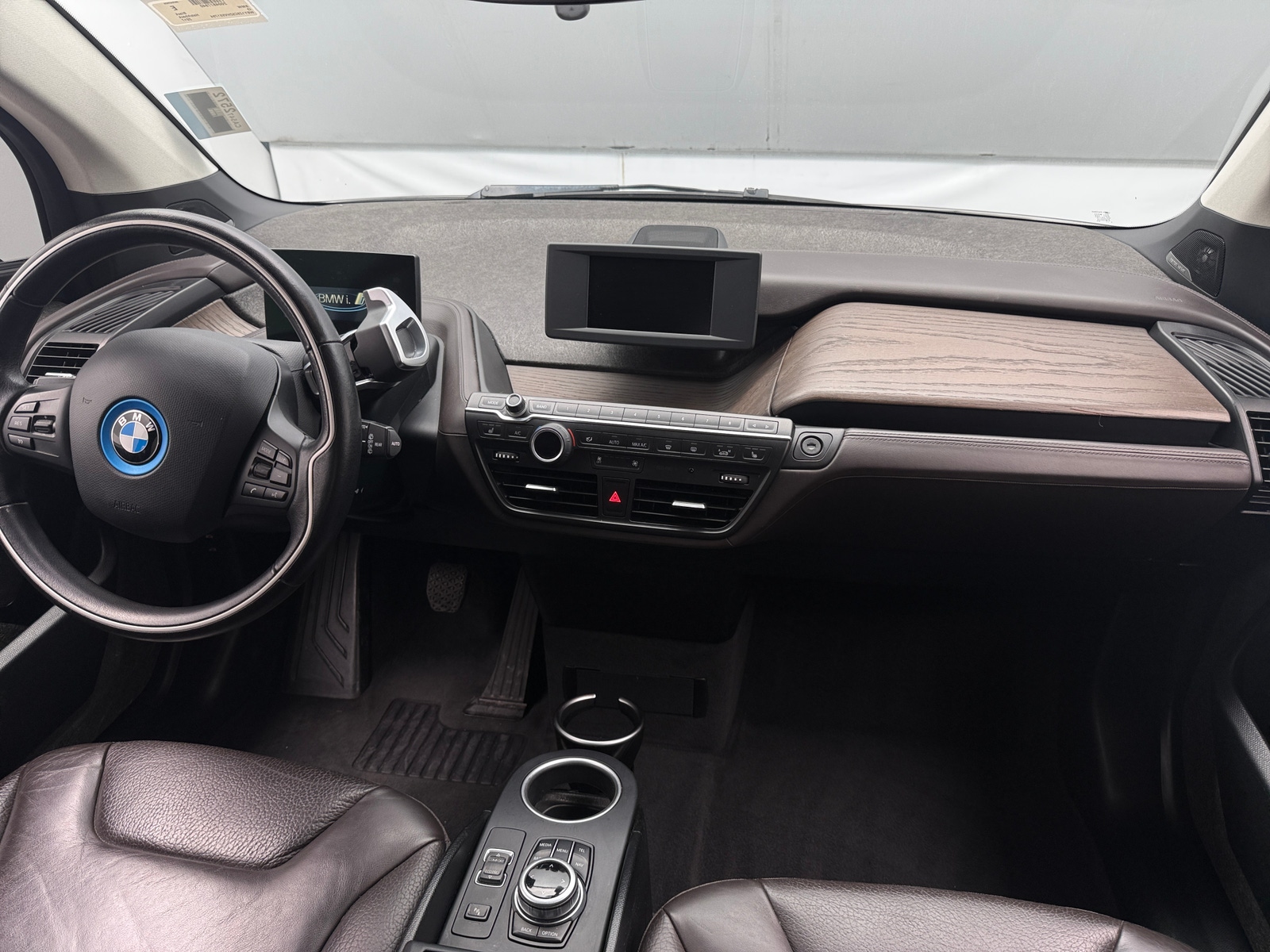 Thumbnail: 2017 BMW i3 - 2