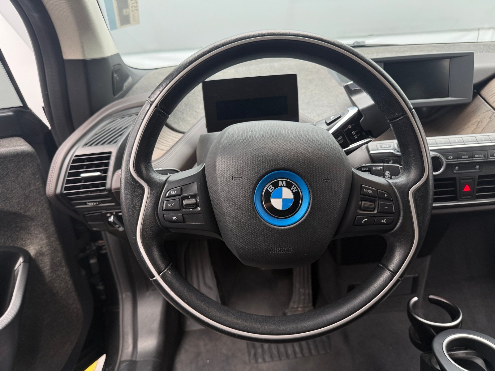 Thumbnail: 2017 BMW i3 - 4