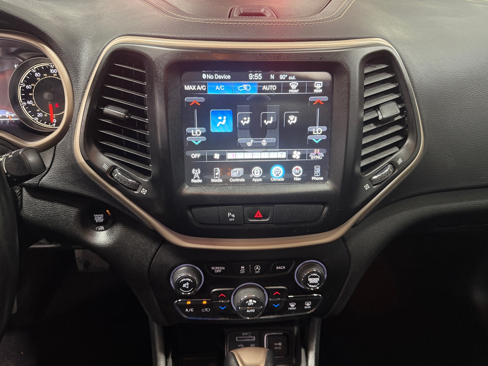 Thumbnail: 2018 Jeep Cherokee - 3