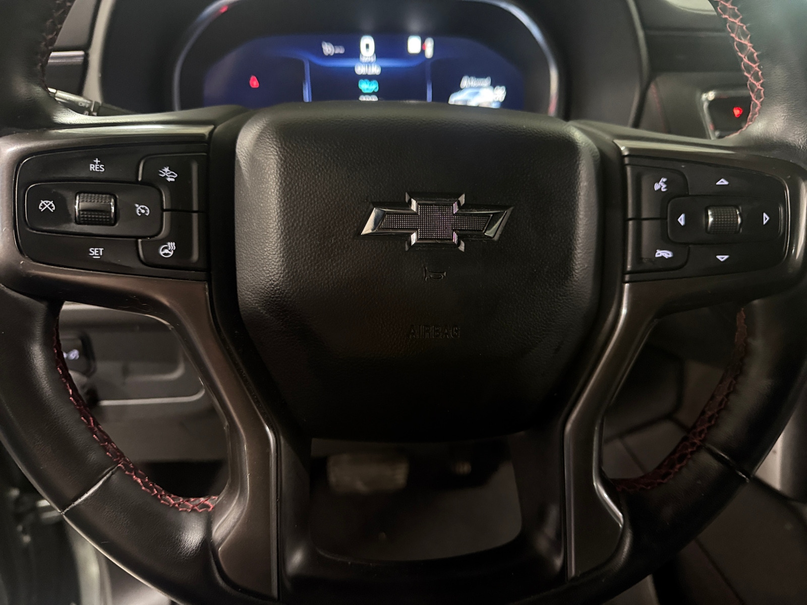 Thumbnail: 2023 Chevrolet Suburban - 4