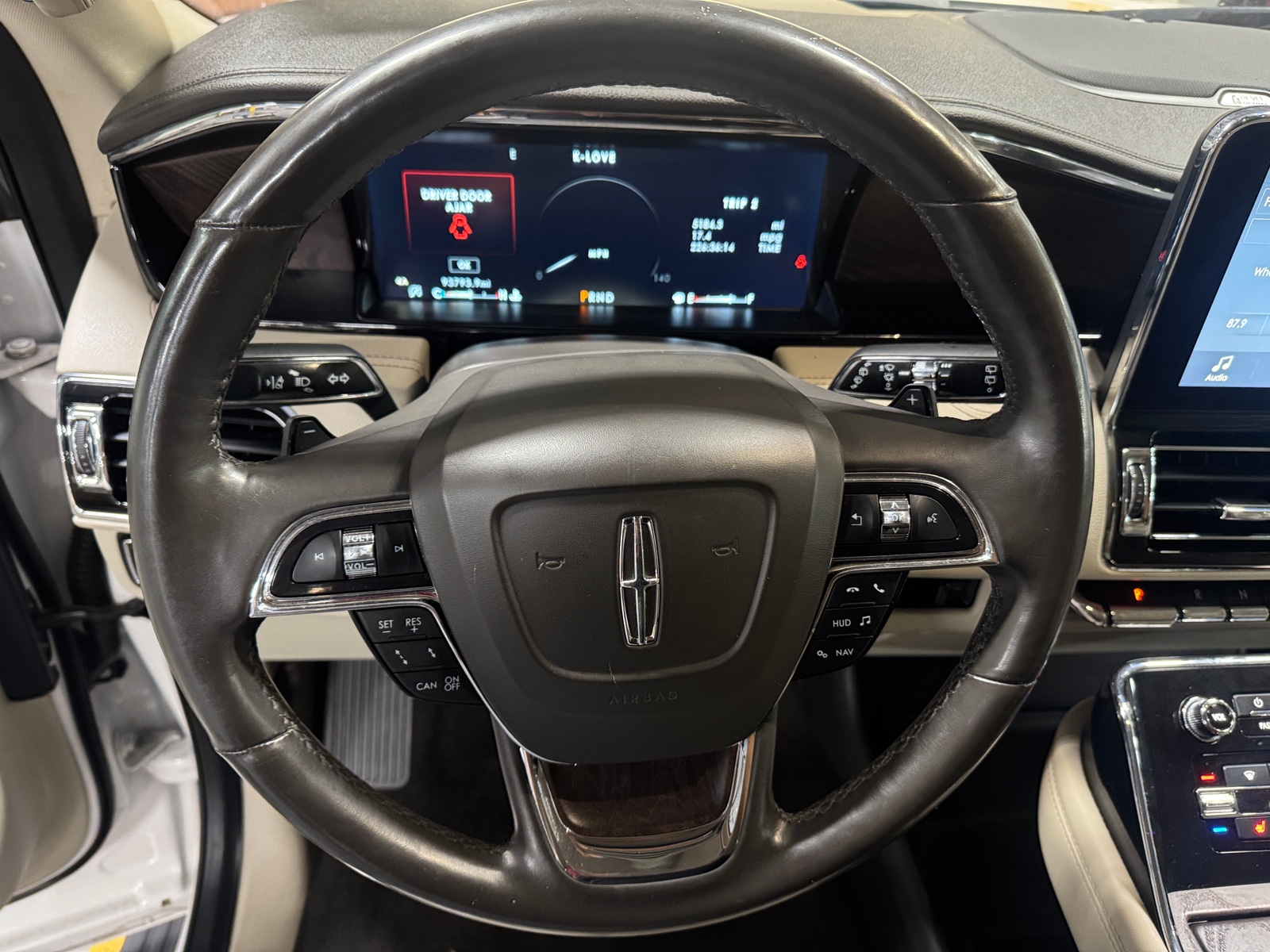 Thumbnail: 2019 Lincoln Navigator - 4