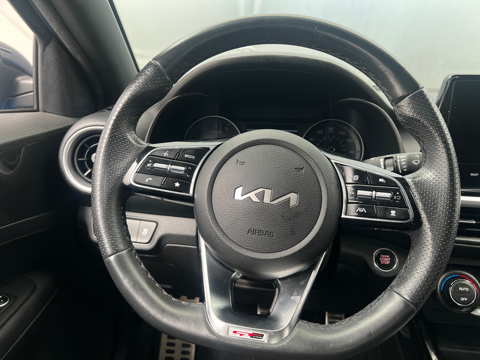 Thumbnail: 2023 Kia Forte - 5
