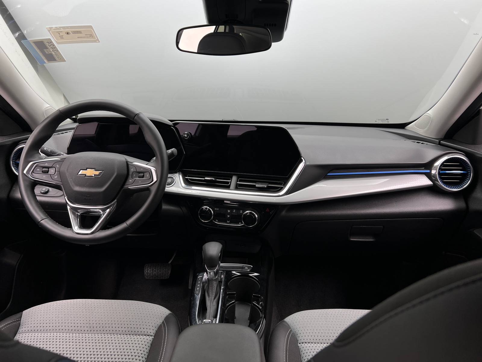 Thumbnail: 2025 Chevrolet Trax - 3