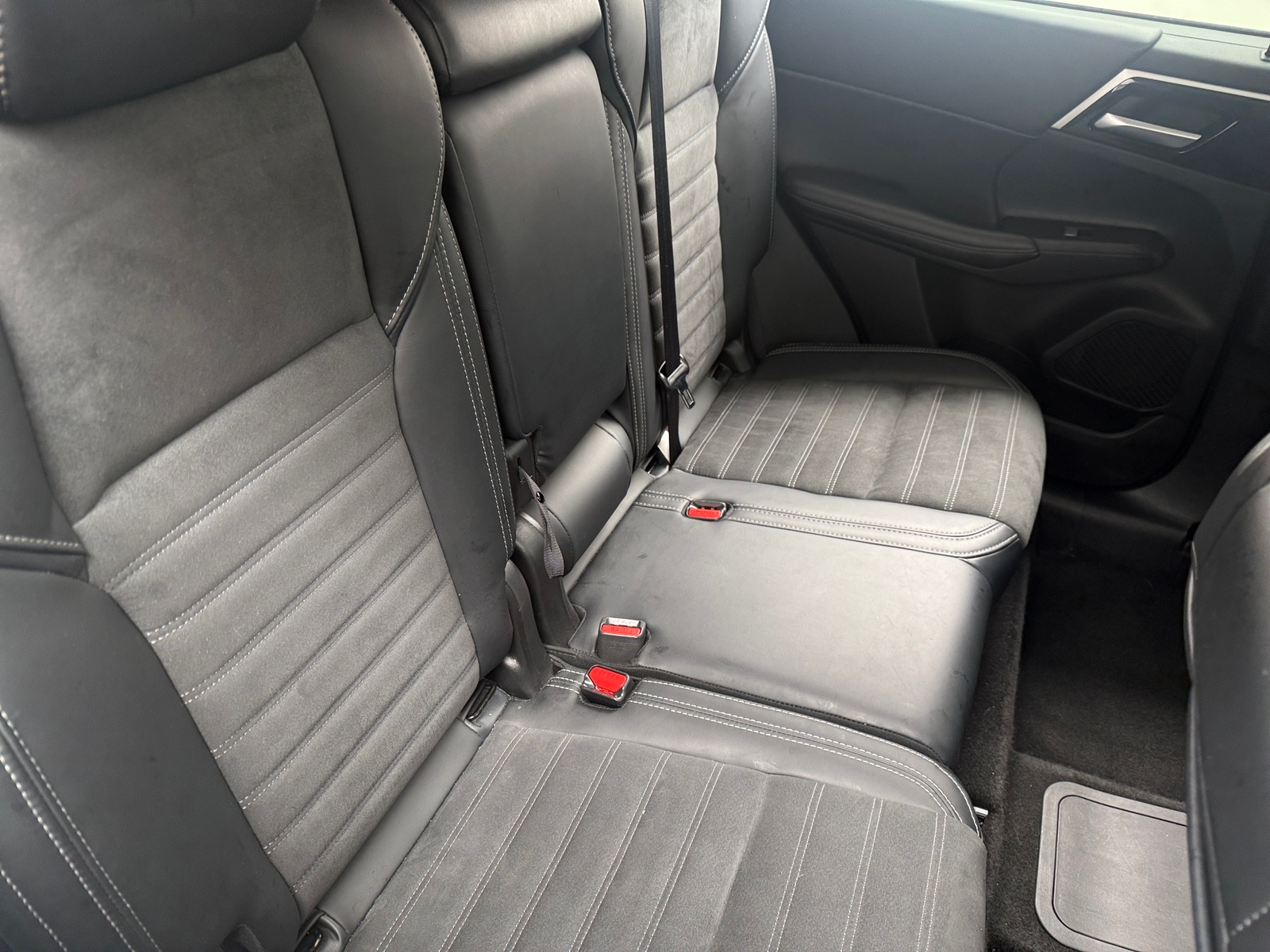 Thumbnail: 2024 Mitsubishi Outlander - 5