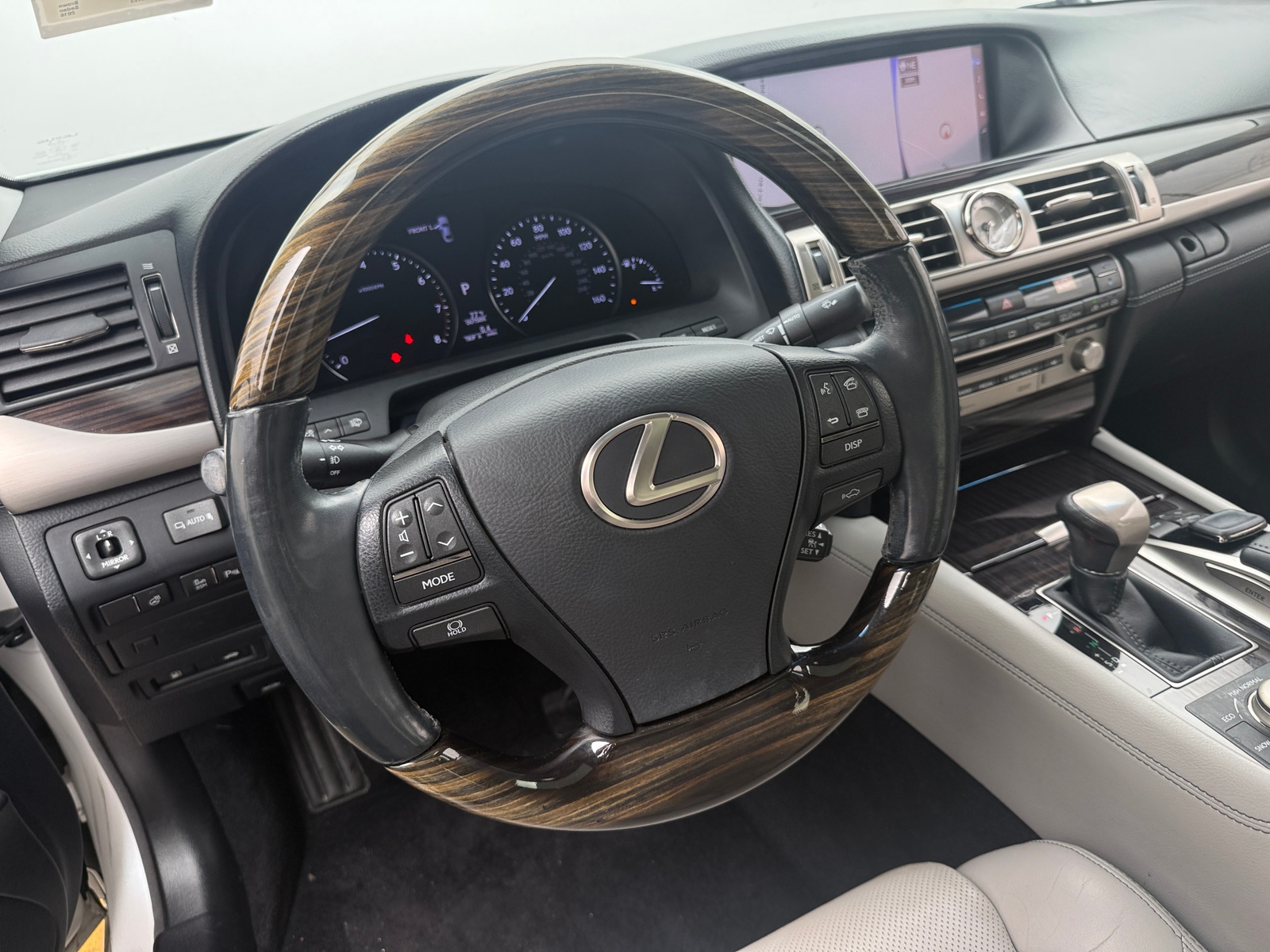 Thumbnail: 2016 Lexus LS - 4