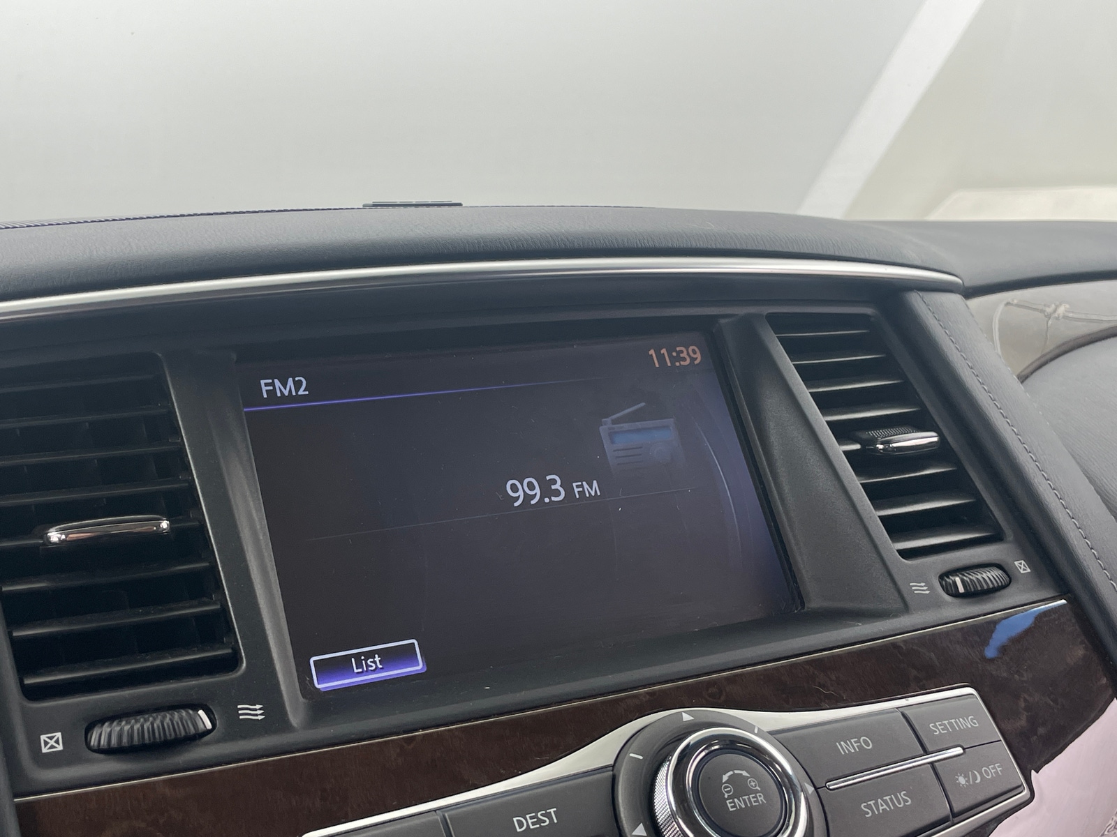 Thumbnail: 2017 INFINITI QX80 - 3