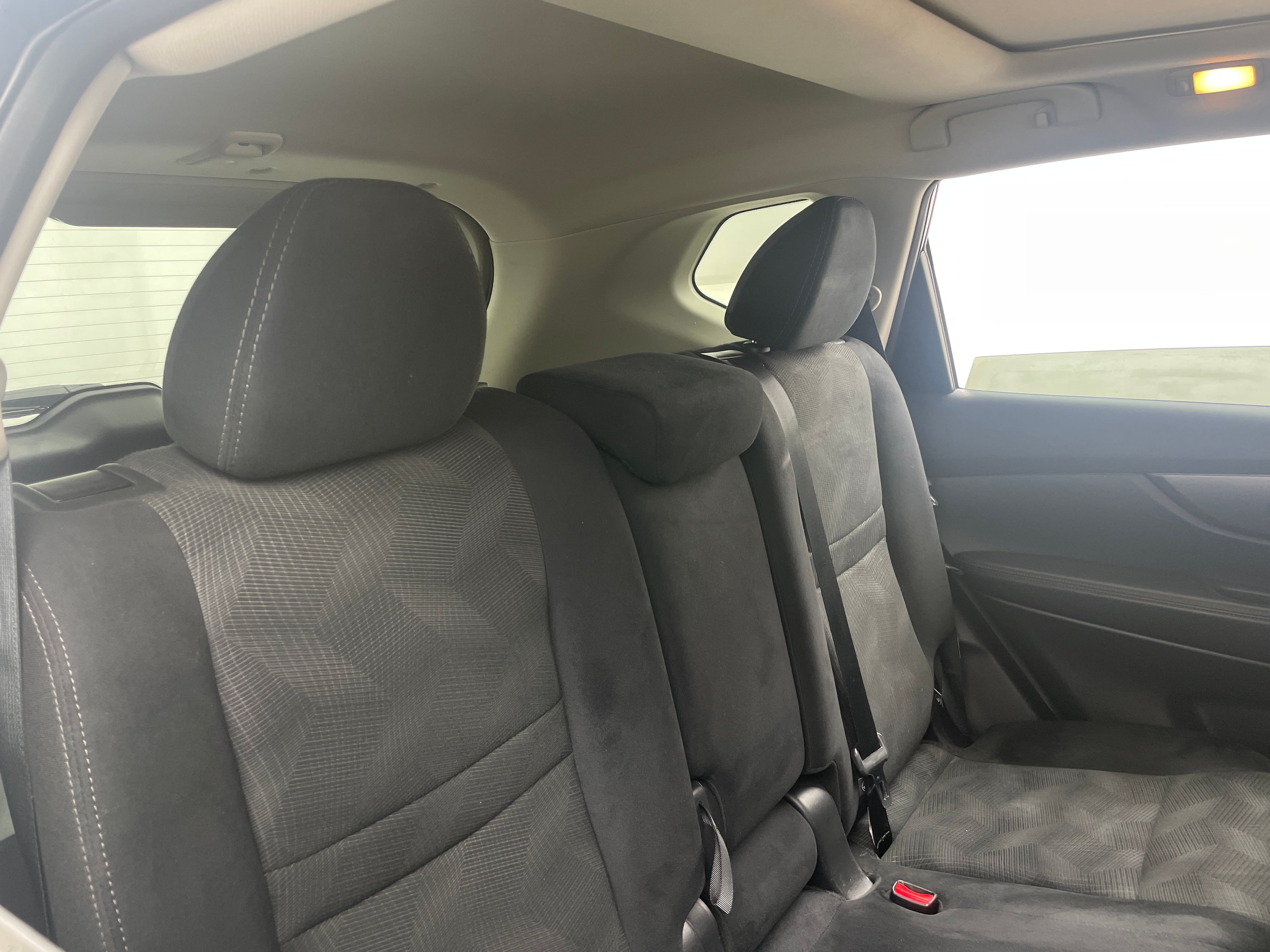 Used 2016 Nissan Rogue SV with VIN 5N1AT2MV0GC840846 for sale in Pewaukee, WI