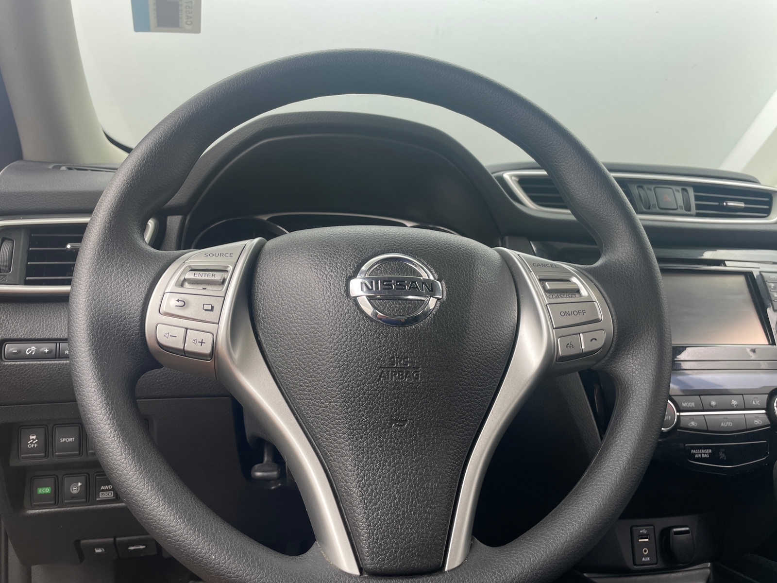 Thumbnail: 2016 Nissan Rogue - 5